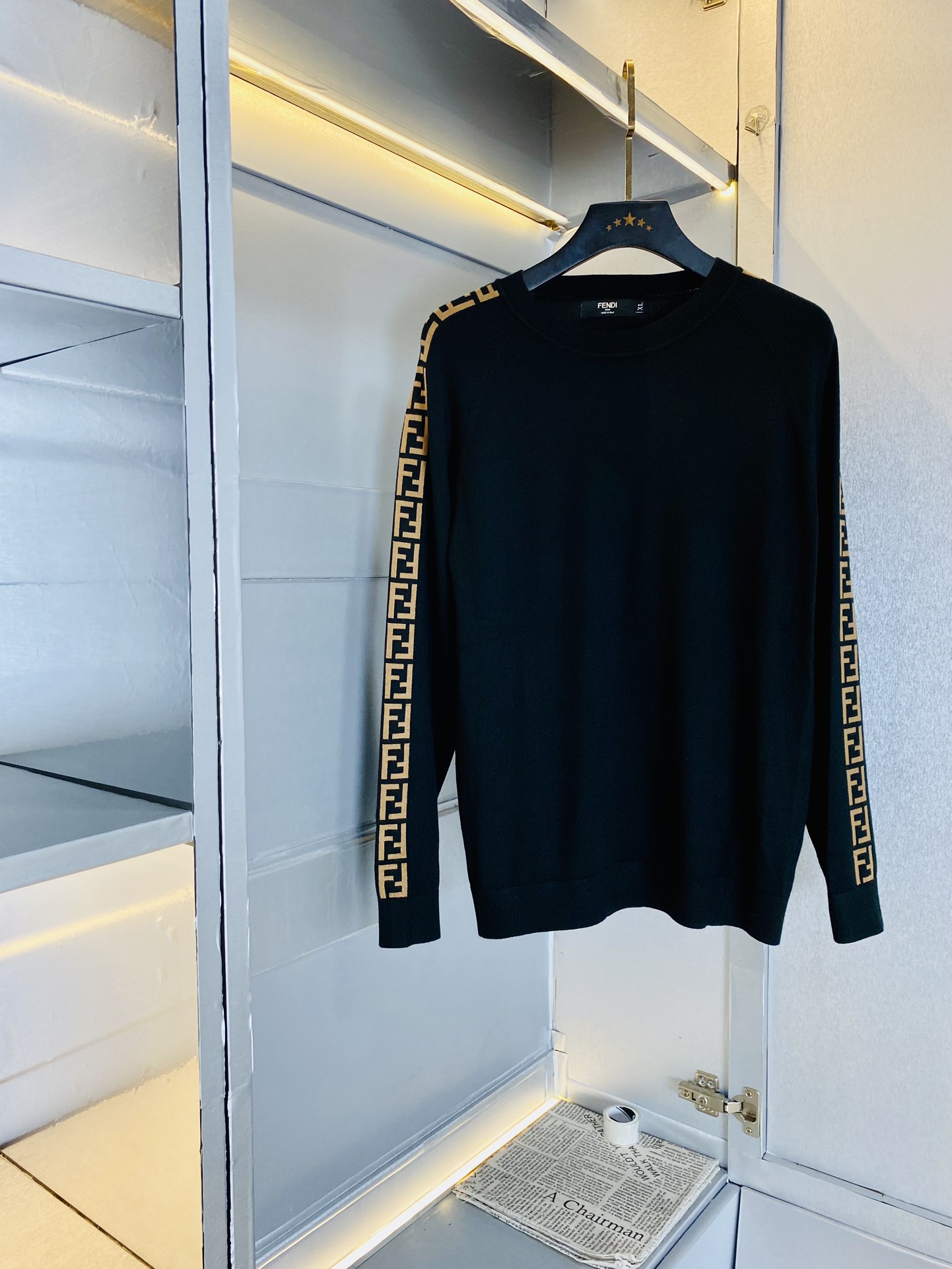 NO:119642,200 catties Fendi original single-quality sweater Latest style Long-sleeved cardigan Selected counter custom-made top-quality European wool imported fabrics All details are perfectly 1 to 1 replica Restore authentic 100% Original hardware High-end custom auxiliary materials Original original mark The upper body effect is excellent M-3XL, fendi, fendi, sweaters, alexander wang19860909可穿200斤 芬迪Fendi 原单品质毛衣 最新款 长袖羊毛衫 精选专柜订制顶级欧洲羊毛进口面料 所有细节做工完美1比1复刻 还原正品百分百 原版五金 高端订制辅料 原厂原标 上身效果超赞 码数M-3XL,,fendi,fendi,sweaters,alexander wang,Men's clothing