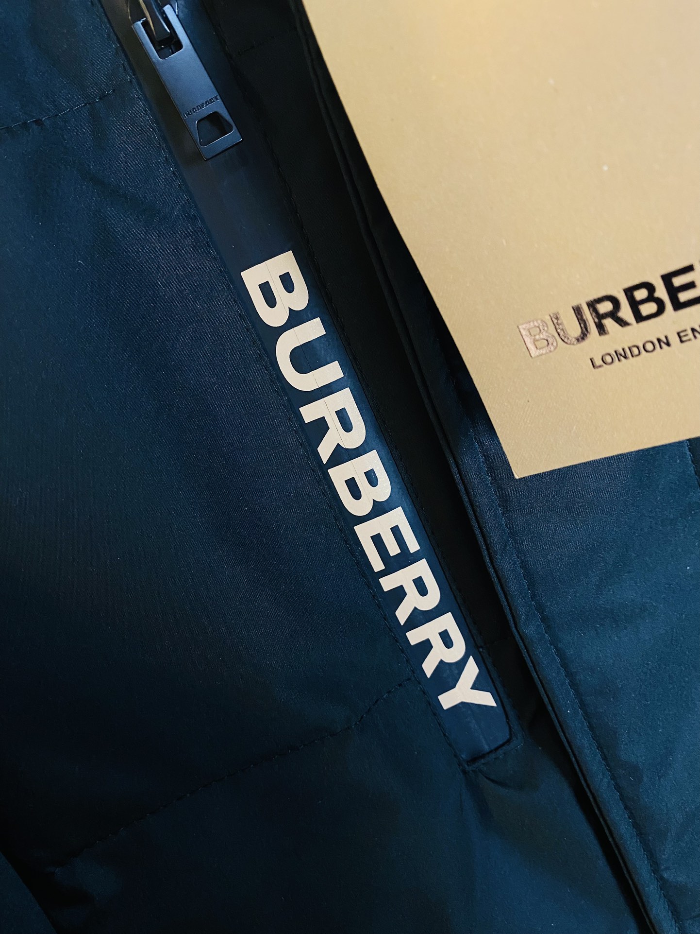 官网原单货可穿200斤巴宝莉Burberry2024冬款！新款加厚款羽绒服90绒高版本高品质原版面料网红