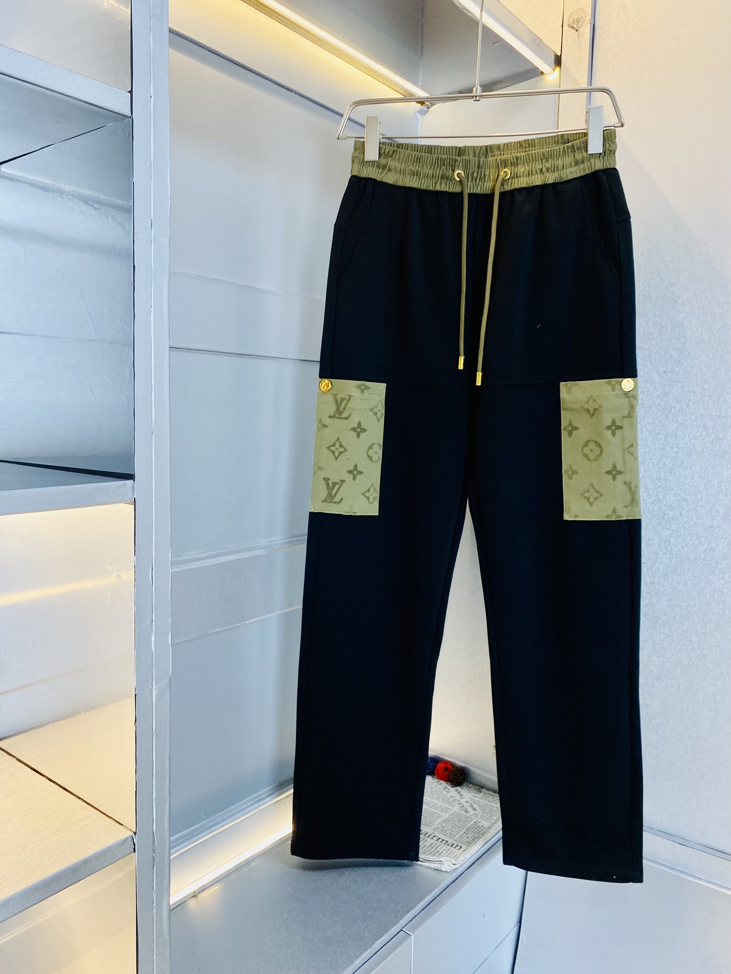 ！  官网原单货 可穿200斤🔥路易威登Lv 简约时尚 秋冬款休闲裤直筒长裤👖身穿着非常舒适 低调不失奢