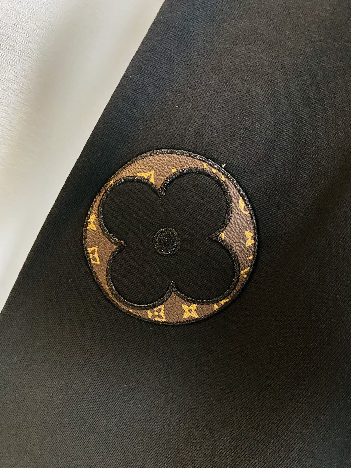 ！  官网原单货 可穿200斤🔥路易威登Lv 简约时尚 秋冬款休闲裤长裤九分裤👖身穿着非常舒适 低调不失