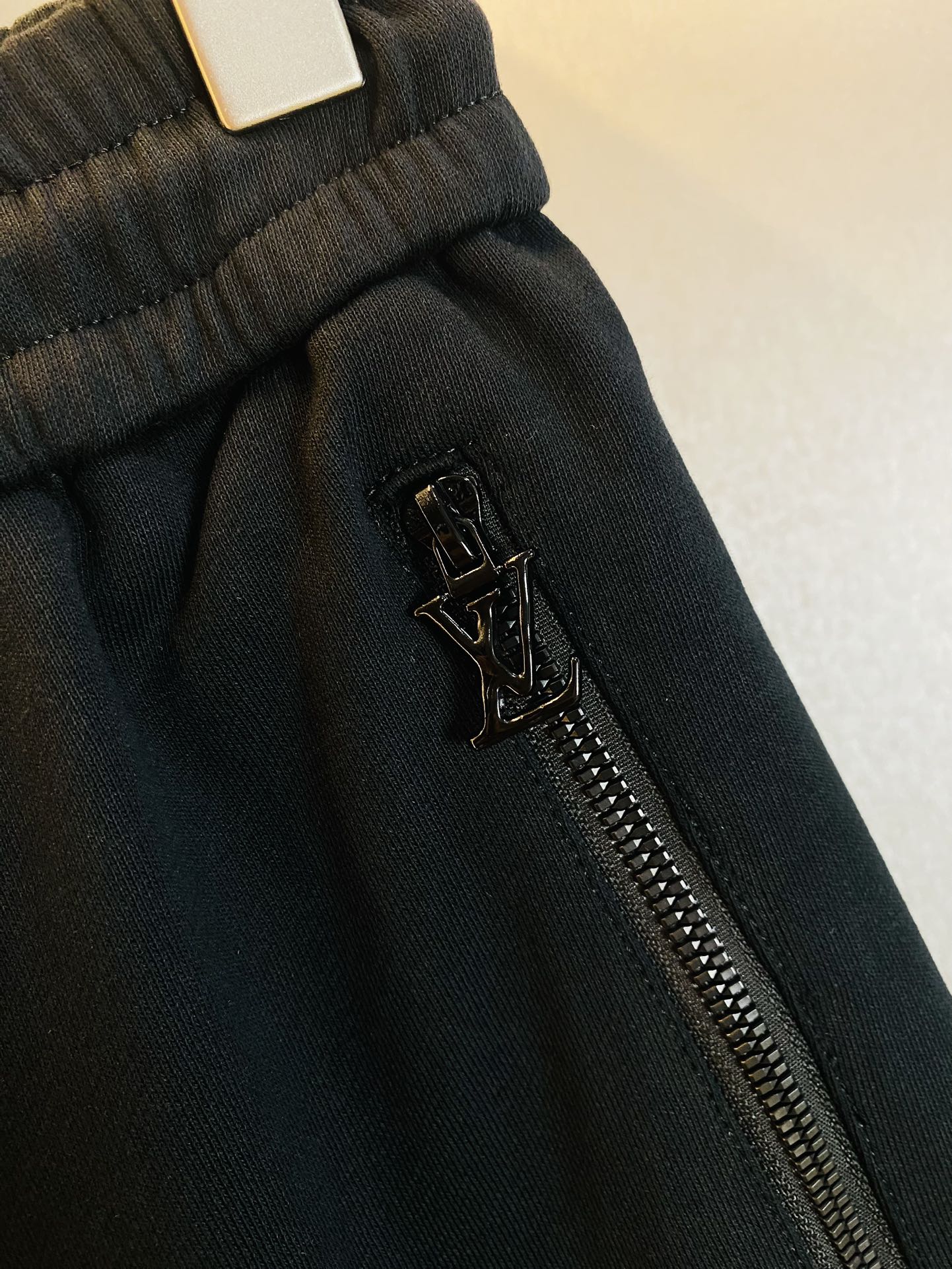 ！  官网原单货 可穿200斤🔥路易威登Lv 简约时尚 秋冬款休闲裤长裤九分裤👖身穿着非常舒适 低调不失