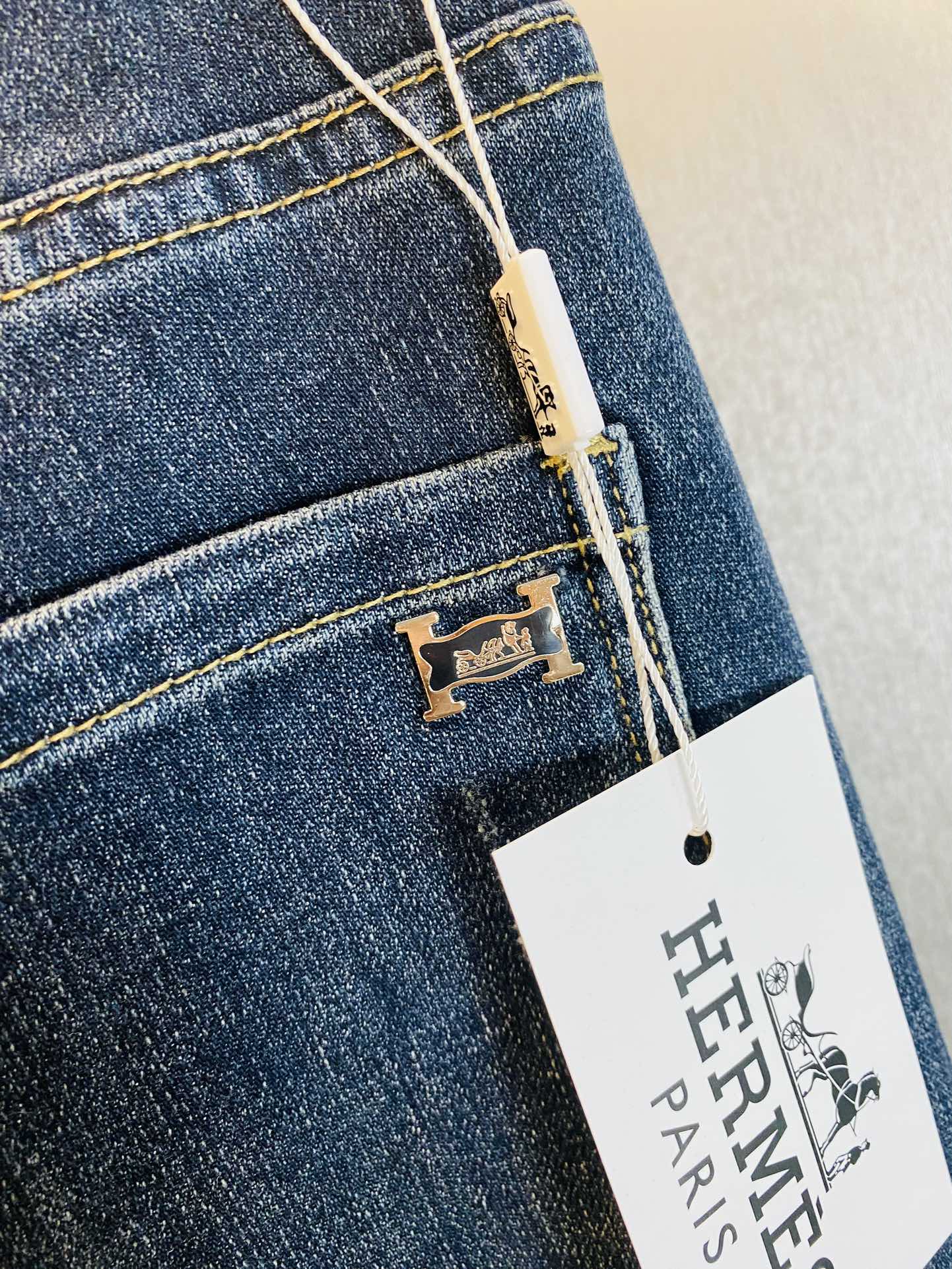 ！  原单货 可穿200斤🔥爱马仕Hermes  冬款新款专柜同步有售，时尚休闲裤直筒牛仔裤弹力牛仔裤，