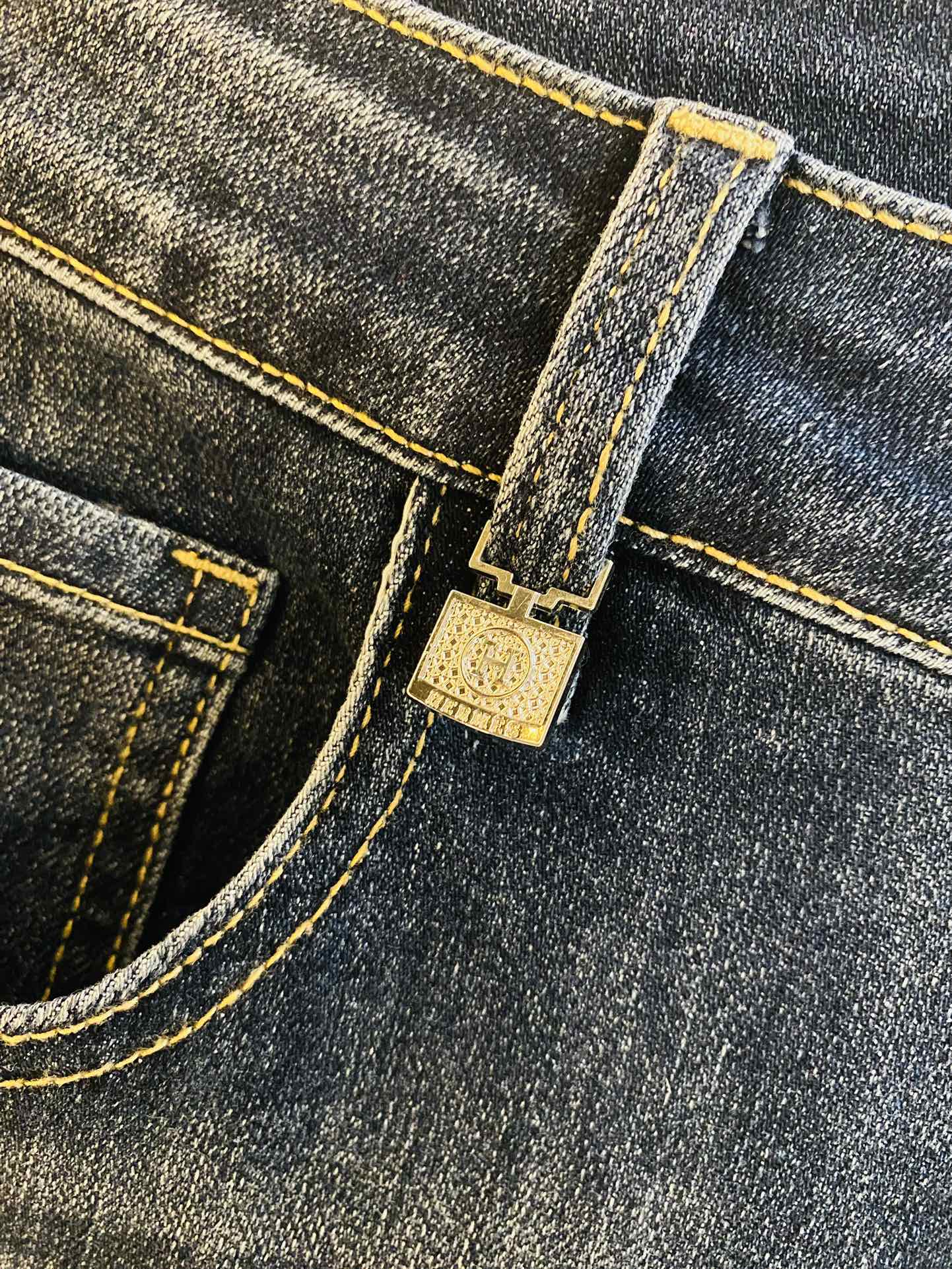 ！  原单货 可穿200斤🔥爱马仕Hermes  冬款新款专柜同步有售，时尚休闲裤直筒牛仔裤弹力牛仔裤，