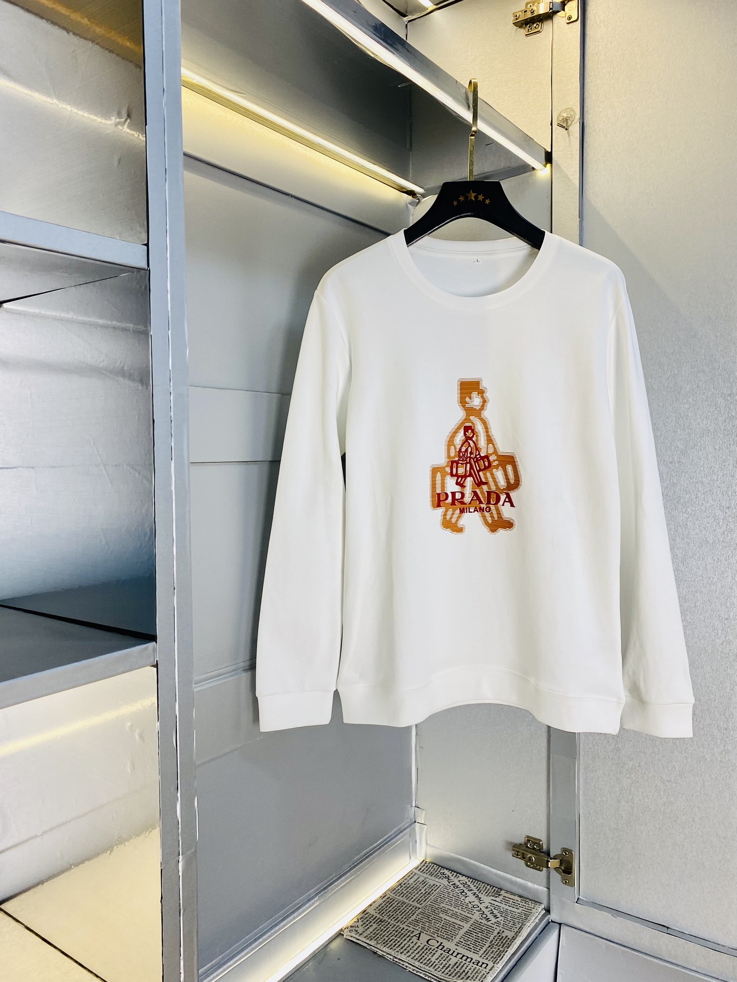 NO:119628,The official website can wear 200 kilograms of fat man's gospel Prada Prada original single quality, complete three standards, latest style, men's sweatshirt T-shirt, selected counter customized top-grade double mercerized cotton imported fabric, all details are perfectly 1 to 1 replica, restore the authentic 100% original hardware, high-end customized auxiliary materials, original factory original standard, excellent upper body effect!  Code count: M-4XL, prada, prada, hoodie, sweatshirts, tees, t-shirt, alexander wang19860909官网款可穿200斤胖子福音 普拉达Prada 原单品质 三标齐全 最新款 衣服男装卫衣T恤 精选专柜订制顶级双丝光棉进口面料 所有细节做工完美1比1复刻 还原正品百分百 原版五金 高端订制辅料 原厂原标 上身效果超赞！码数:M-4XL,,prada,prada,hoodie,sweatshirts,tees，t-shirt,alexander wang,Men's clothing