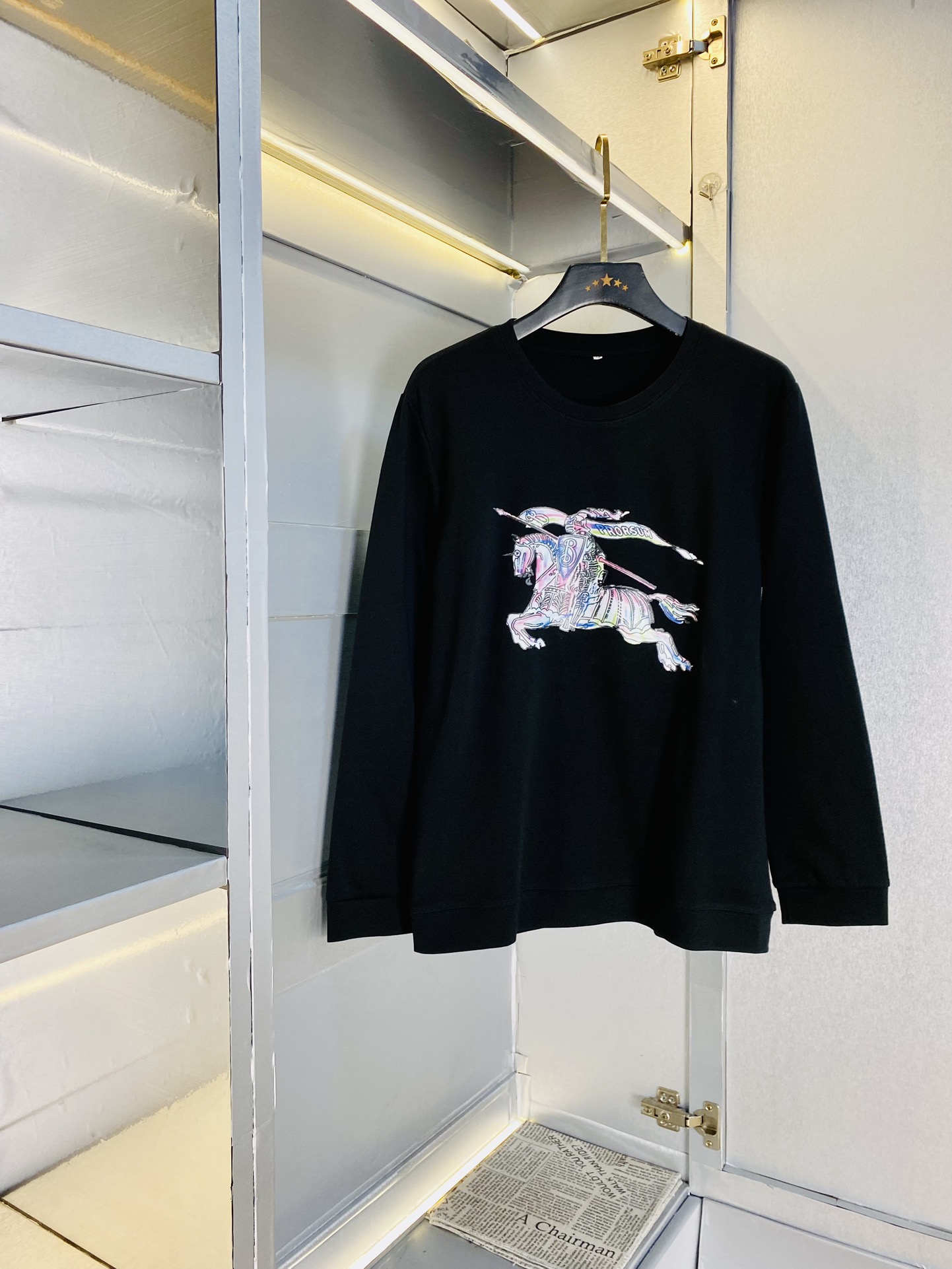 NO:132637,The official website can wear 200 kilograms of fat man's gospel. Burberry Burberry original quality, complete three standards, latest style, men's sweatshirt, T-shirt, selected counter custom-made top double mercerized cotton imported fabric, all details are perfectly 1 to 1 replica, restore the authentic 100% original hardware, high-end customized auxiliary materials, original factory original standard, excellent upper body effect!  Code count: M-4XL, burberry, burberry, hoodie, sweatshirts, tees, t-shirt, alexander wang19860909官网款可穿200斤胖子福音 巴宝莉Burberry 原单品质 三标齐全 最新款 衣服男装卫衣T恤 精选专柜订制顶级双丝光棉进口面料 所有细节做工完美1比1复刻 还原正品百分百 原版五金 高端订制辅料 原厂原标 上身效果超赞！码数:M-4XL,,burberry,burberry,hoodie,sweatshirts,tees，t-shirt,alexander wang,Men's clothing