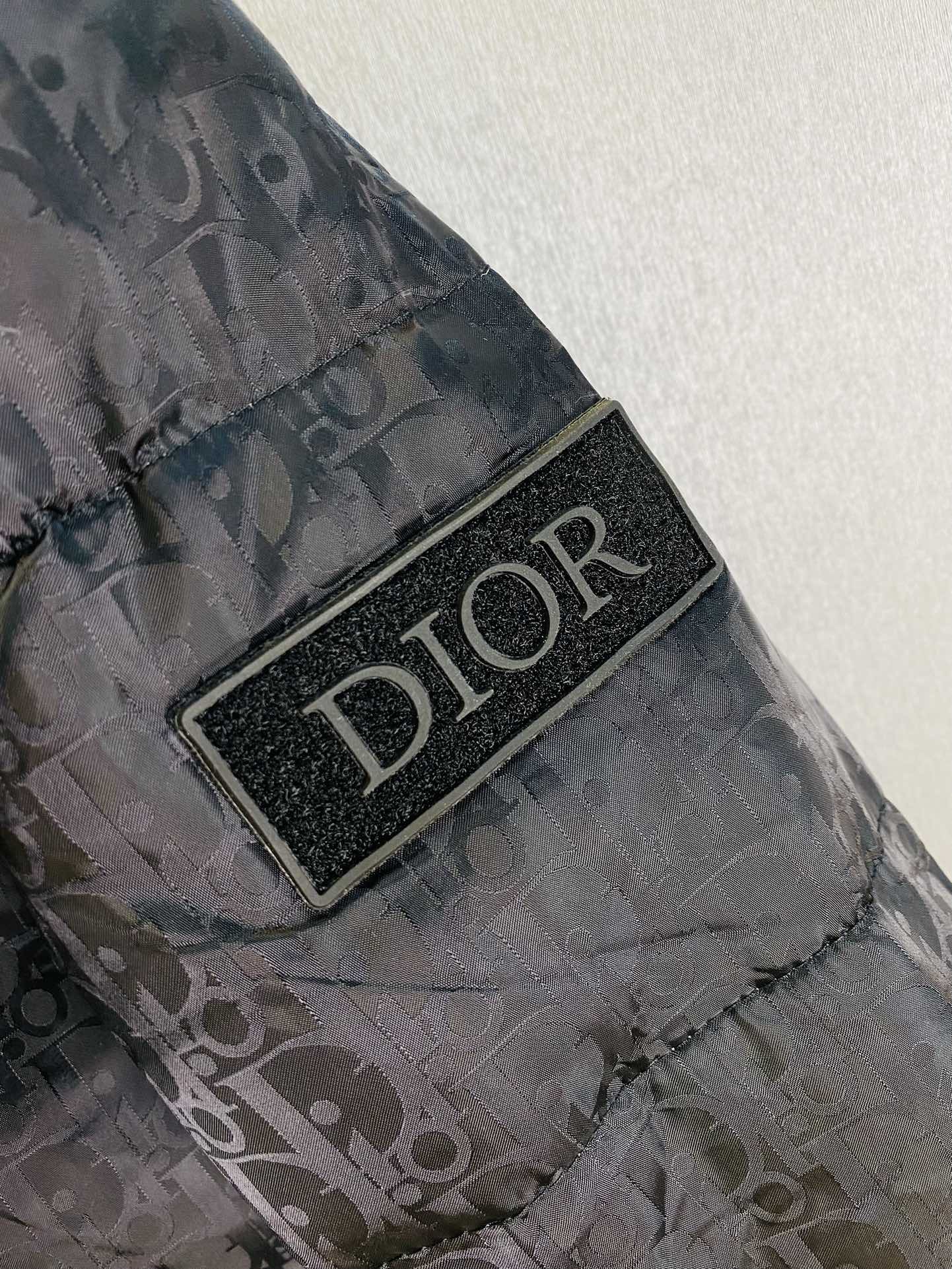 官网原单货可穿200斤迪奥Dior2024冬款！新款加厚款羽绒服90绒高版本高品质原版面料网红明星同款开