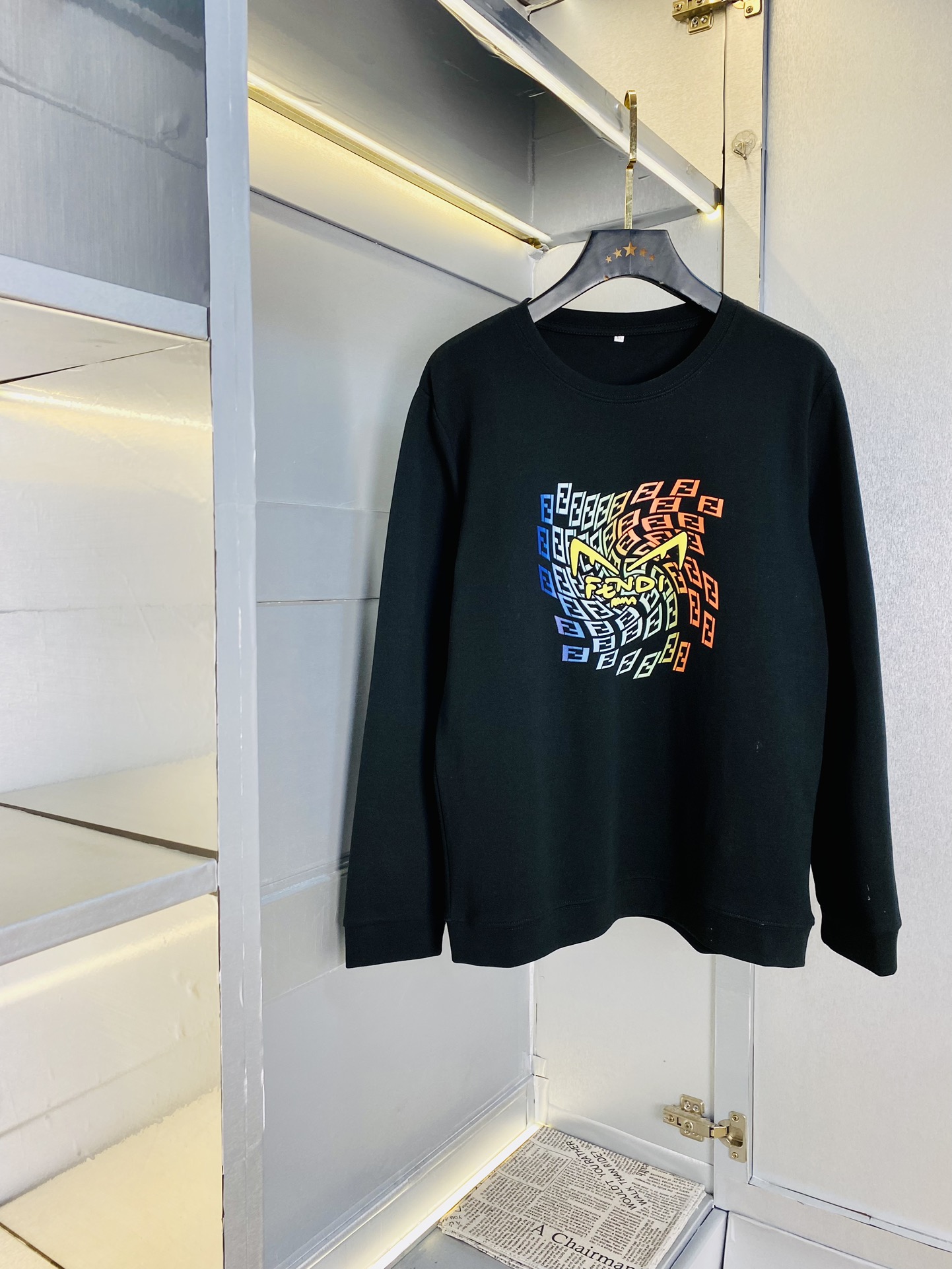 NO:138280,The official website can wear 200 kilograms of fat man's gospel FENDI original single quality, complete three standards, latest style, long-sleeved sweatshirt T-shirt, selected counter customized top-grade double mercerized cotton imported fabric, all details are perfectly 1 to 1 replica, restore the authentic 100% original hardware, high-end customized auxiliary materials, original factory original standard, excellent upper body effect!  Number of codes: M-4XL, fendi, fendi, hoodie, sweatshirts, tees, t-shirt, alexander wang19860909官网款可穿200斤胖子福音 芬迪FENDI 原单品质 三标齐全 最新款 长袖卫衣T恤 精选专柜订制顶级双丝光棉进口面料 所有细节做工完美1比1复刻 还原正品百分百 原版五金 高端订制辅料 原厂原标 上身效果超赞！码数:M-4XL,,fendi,fendi,hoodie,sweatshirts,tees，t-shirt,alexander wang,Men's clothing