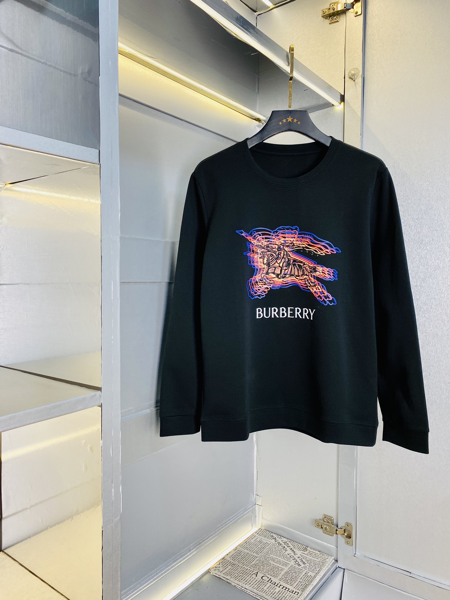 NO:138286,The official website can wear 200 kilograms of fat man's gospel. Burberry Burberry original quality, complete three standards, latest style, long-sleeved sweatshirt T-shirt, selected counter customized top-grade double mercerized cotton imported fabric, all details are perfectly 1 to 1 replica, restore the authentic 100% original hardware, high-end customized auxiliary materials, original factory original standard, excellent upper body effect!  Code count: M-4XL, burberry, burberry, hoodie, sweatshirts, tees, t-shirt, alexander wang19860909官网款可穿200斤胖子福音 巴宝莉Burberry 原单品质 三标齐全 最新款 长袖卫衣T恤 精选专柜订制顶级双丝光棉进口面料 所有细节做工完美1比1复刻 还原正品百分百 原版五金 高端订制辅料 原厂原标 上身效果超赞！码数:M-4XL,,burberry,burberry,hoodie,sweatshirts,tees，t-shirt,alexander wang,Men's clothing