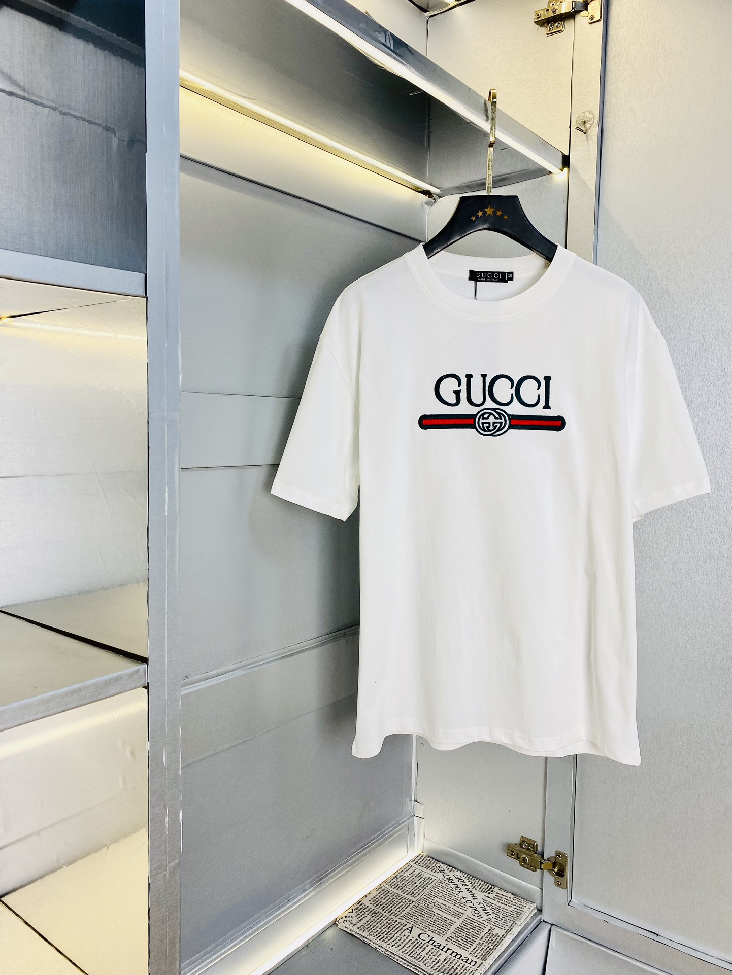 NO:119637,Wearable 220 catties Couple model Gucci Original quality Latest style Men's short-sleeved T-shirt High-end printed workmanship!  Selected counter custom-made pure cotton imported fabrics, all details are perfectly 1 to 1 replica, restore the authenticity 100% original hardware, high-end customized auxiliary materials, original factory original standard, excellent upper body effect!  S-XL (170/140 catties wear S), gucci, T-shirt, tees, t-shirt, alexander wang19860909可穿220斤 情侣款 古奇Gucci 原单品质 最新款 男装短袖T恤 高级印花做工！精选专柜订制纯棉进口面料 所有细节做工完美1比1复刻 还原正品百分百 原版五金 高端订制辅料 原厂原标 上身效果超赞！码数S-XL（170/140斤穿S）,,gucci,T-shirt,tees，t-shirt,alexander wang,Men's clothing