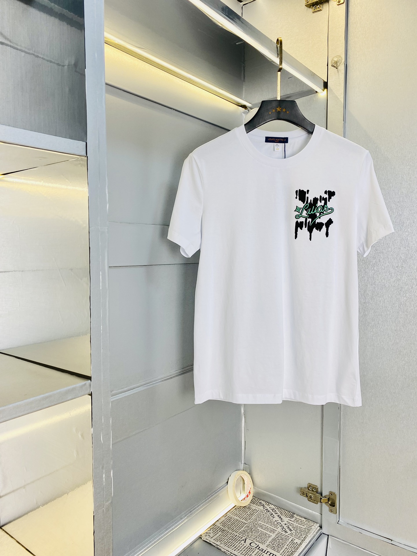 NO:453996,200 catties of Louis Vuitton Lv Original single quality Latest short sleeves Selected counter custom-made top double mercerized cotton imported fabrics All details are perfectly 1 to 1 replicate, restore the authentic 100% original hardware High-end custom auxiliary materials Original factory original standard The upper body effect is excellent Number of codes M-4XL,,louis vuitton,louis vuitton,T-shirt,alexander wang19860909可穿200斤 路易威登Lv 原单品质 最新款短袖 精选专柜订制顶级双丝光棉进口面料 所有细节做工完美1比1复刻 还原正品百分百 原版五金 高端订制辅料 原厂原标 上身效果超赞 码数 M-4XL,,louis vuitton,louis vuitton,T-shirt,alexander wang,Men's clothing