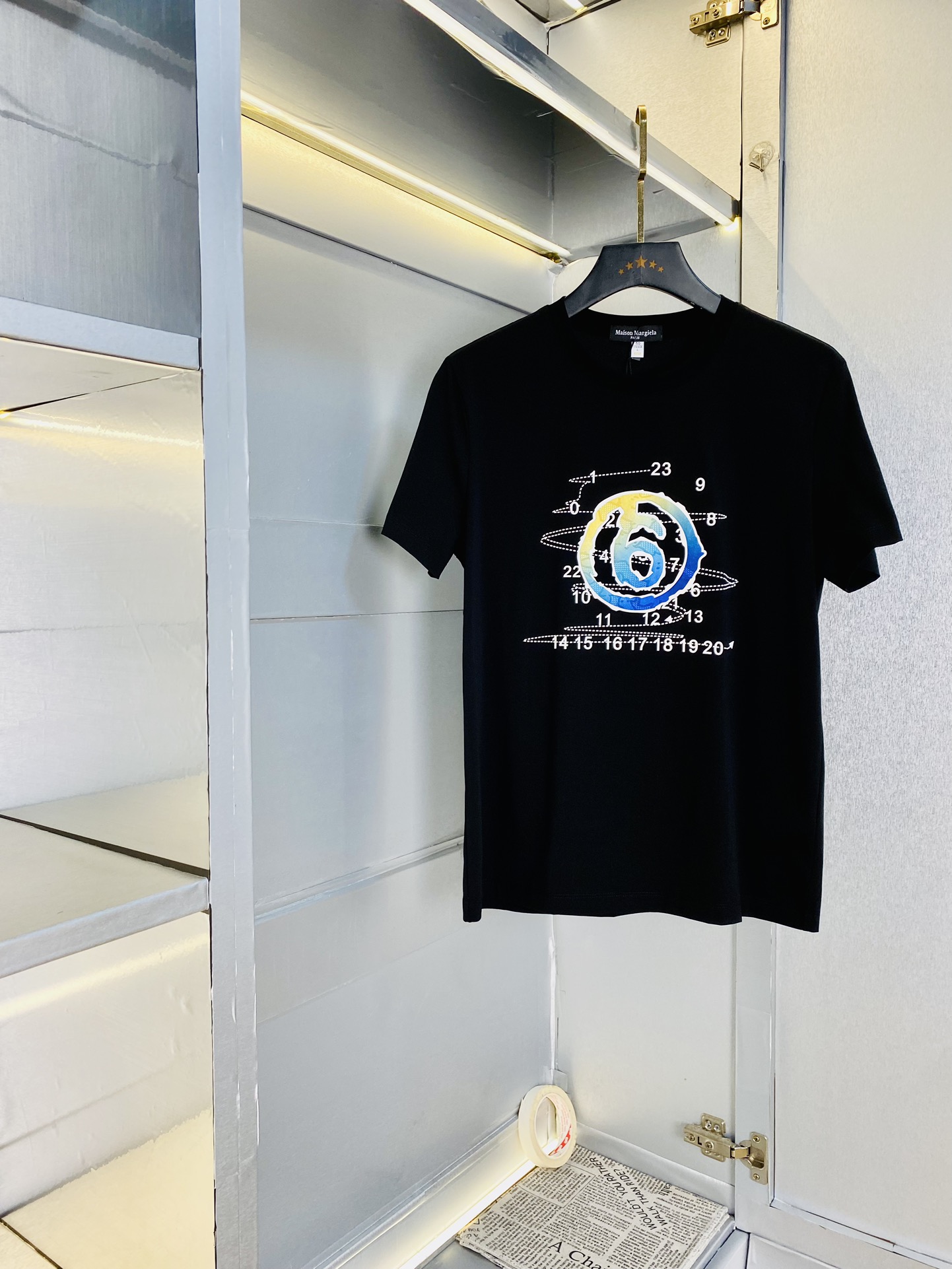 NO:119646,Wearable 200 catties Magila MM6 Original single quality Latest short sleeves Selected counter custom-made top double mercerized cotton imported fabrics All details are perfectly 1 to 1 replicate, restore the authentic 100% original hardware High-end custom auxiliary materials Original factory original standard The upper body effect is excellent Number of codes M-4XL,,masion margiela,masion margiela,T-shirt,alexander wang19860909可穿200斤 马吉拉MM6 原单品质 最新款短袖 精选专柜订制顶级双丝光棉进口面料 所有细节做工完美1比1复刻 还原正品百分百 原版五金 高端订制辅料 原厂原标 上身效果超赞 码数 M-4XL,,masion margiela,masion margiela,T-shirt,alexander wang,Men's clothing