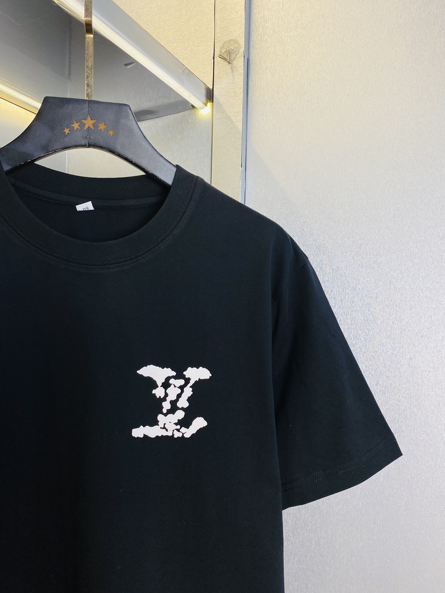 ！ 🔥穿210斤 胖子福音 情侣装💞路易威登Lv 原单品质 2025最新款 男装短袖T恤 精选专柜订制顶