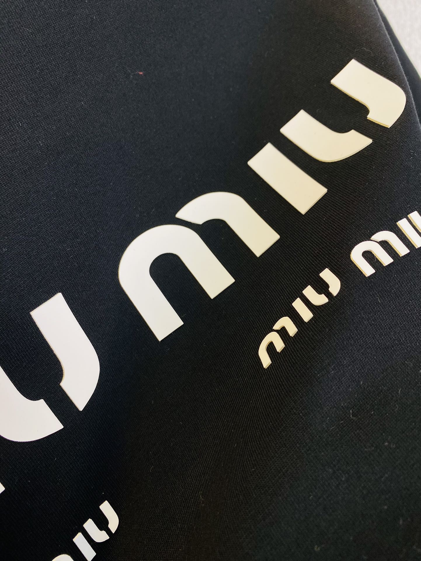 ！ 🔥穿210斤 胖子福音 情侣装💞缪缪MiuMiu 原单品质 2025最新款 男装短袖T恤 精选专柜订