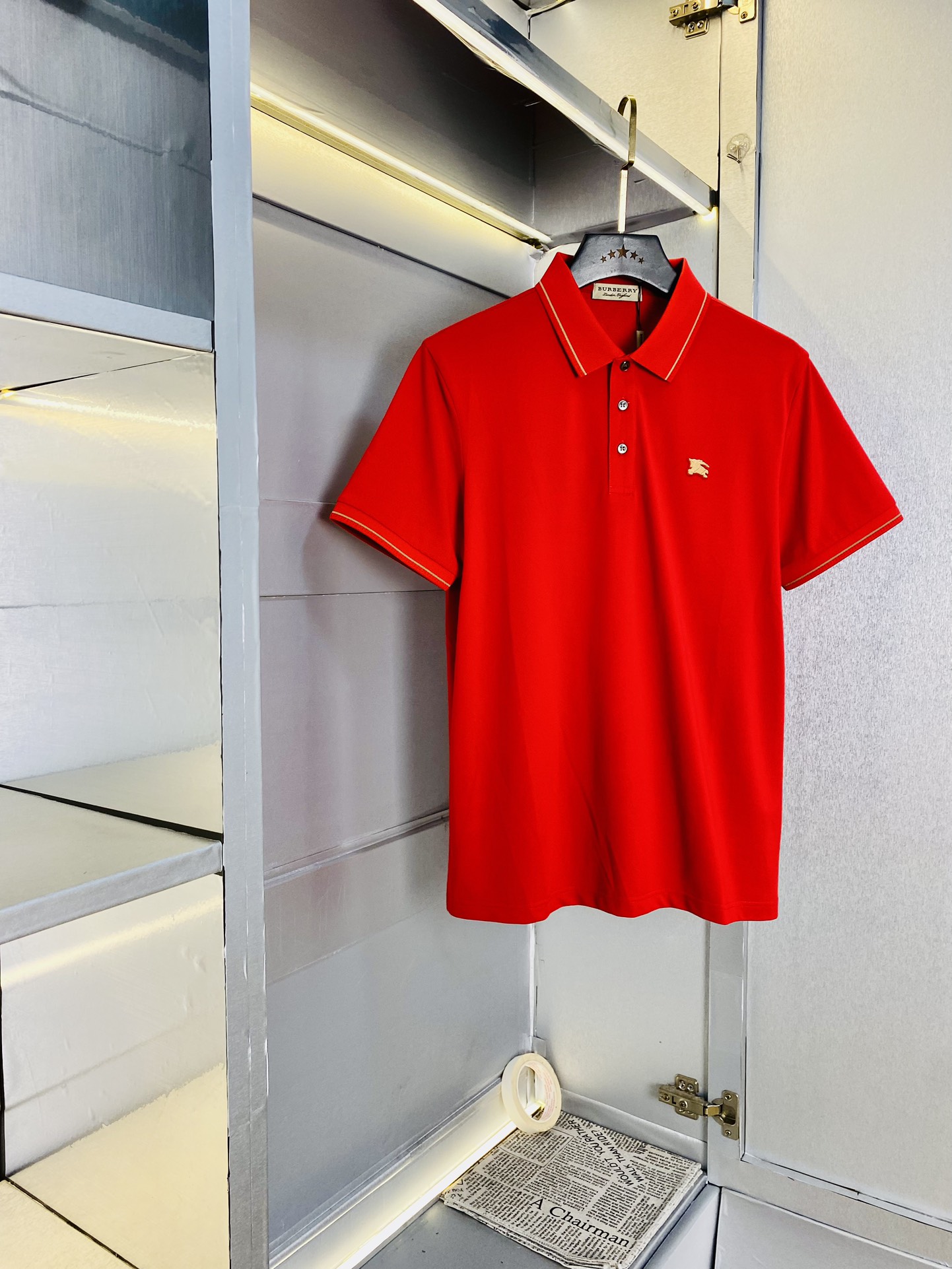 NO:450532,Can wear 200 catties Burberry Burberry Original quality 2025 latest clothes Short-sleeved lapel Short-sleeved Polo Selected counter customized top-grade imported mercerized cotton fabrics All details are perfectly 1 to 1 replicate, restore the authentic 100% original hardware High-end custom auxiliary materials Original factory original standard The upper body effect is excellent Number of codes M-4XL,,burberry,burberry,T-shirt,alexander wang19860909可穿200斤 巴宝莉Burberry 原单品质 2025最新款衣服 短袖翻领短袖Polo 精选专柜订制顶级朱地丝光棉进口面料 所有细节做工完美1比1复刻 还原正品百分百 原版五金 高端订制辅料 原厂原标 上身效果超赞 码数 M-4XL,,burberry,burberry,T-shirt,alexander wang,Men's clothing