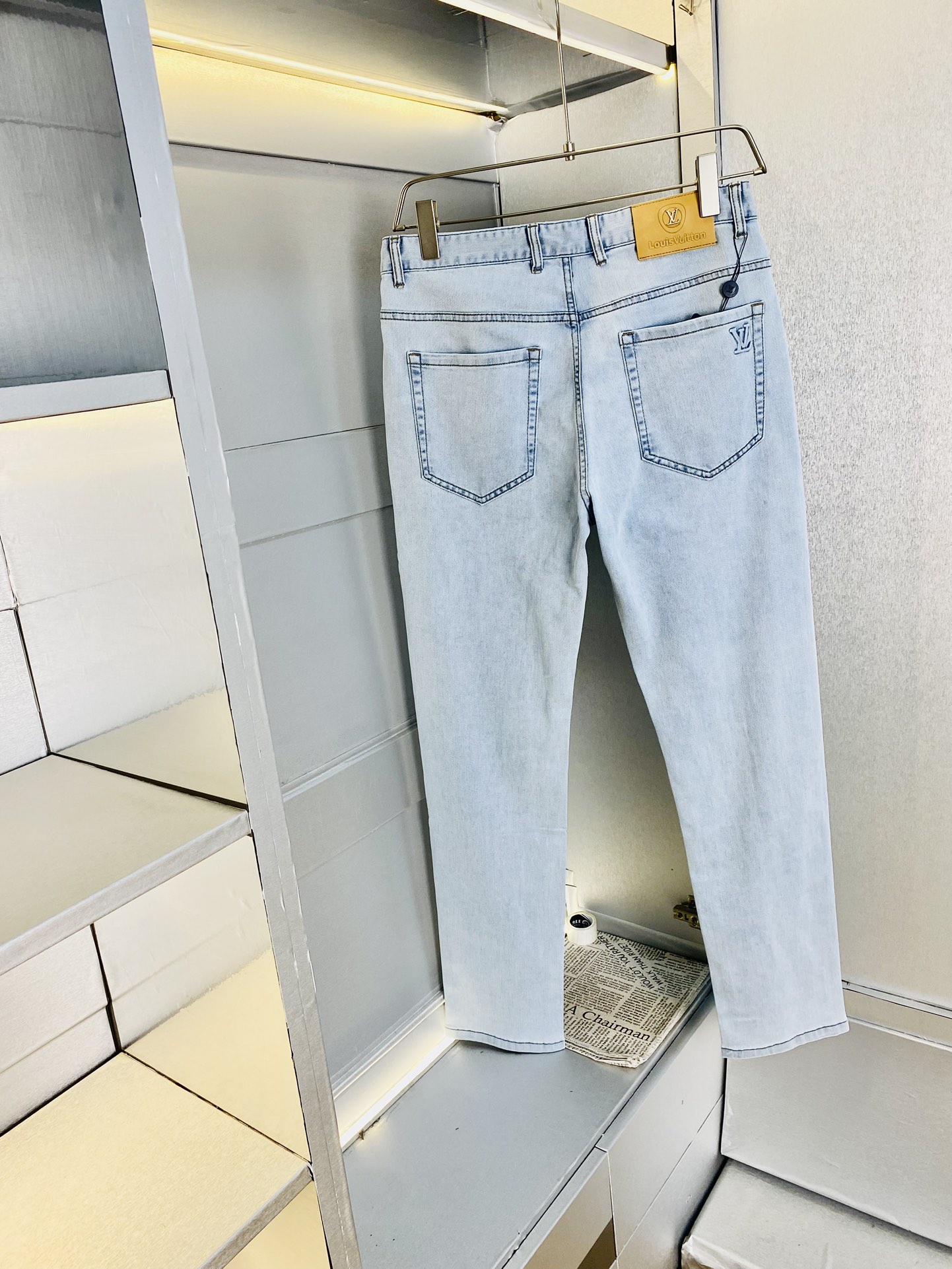 NO:140955,Original single product, 220 kilograms of Fatty Gospel Louis Vuitton LV, the new early spring model is available at the same time for sale, fashionable casual pants and elastic jeans, imported original fabric, comfortable and breathable upper body, top craft hardware accessories. The grade is extremely high, the style is super positive, and the upper body is fashionable and stylish!  A must-have item in the closet!  Size 29-40 (35), louis vuitton,louis vuitton,jeans,alexander wang19860909原单货 可穿220斤胖子福音路易威登LV 新款早春款专柜同步有售,时尚休闲裤弹力牛仔裤,进口原版面料,上身舒适透气,顶级工艺五金配饰.档次极高,版型超正,上身时尚有型！衣橱必备单品！尺码29-40（有35）,,louis vuitton,louis vuitton,jeans,alexander wang,Men's clothing