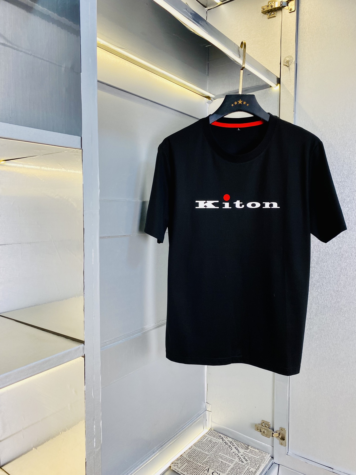 NO:510622,190 catties Kiton Original single quality 2025 latest short-sleeved counter customized top-grade double mercerized cotton imported fabric. All details are perfectly 100% replicated. Original hardware. High-end customized auxiliary materials. Original original mark. Excellent upper body effect. Number of codes M-3XL,,T-shirt,alexander wang19860909可穿190斤 Kiton 原单品质 2025最新款短袖 精选专柜订制顶级双丝光棉进口面料 所有细节做工完美1比1复刻 还原正品百分百 原版五金 高端订制辅料 原厂原标 上身效果超赞 码数 M-3XL,,T-shirt,alexander wang,Men's clothing