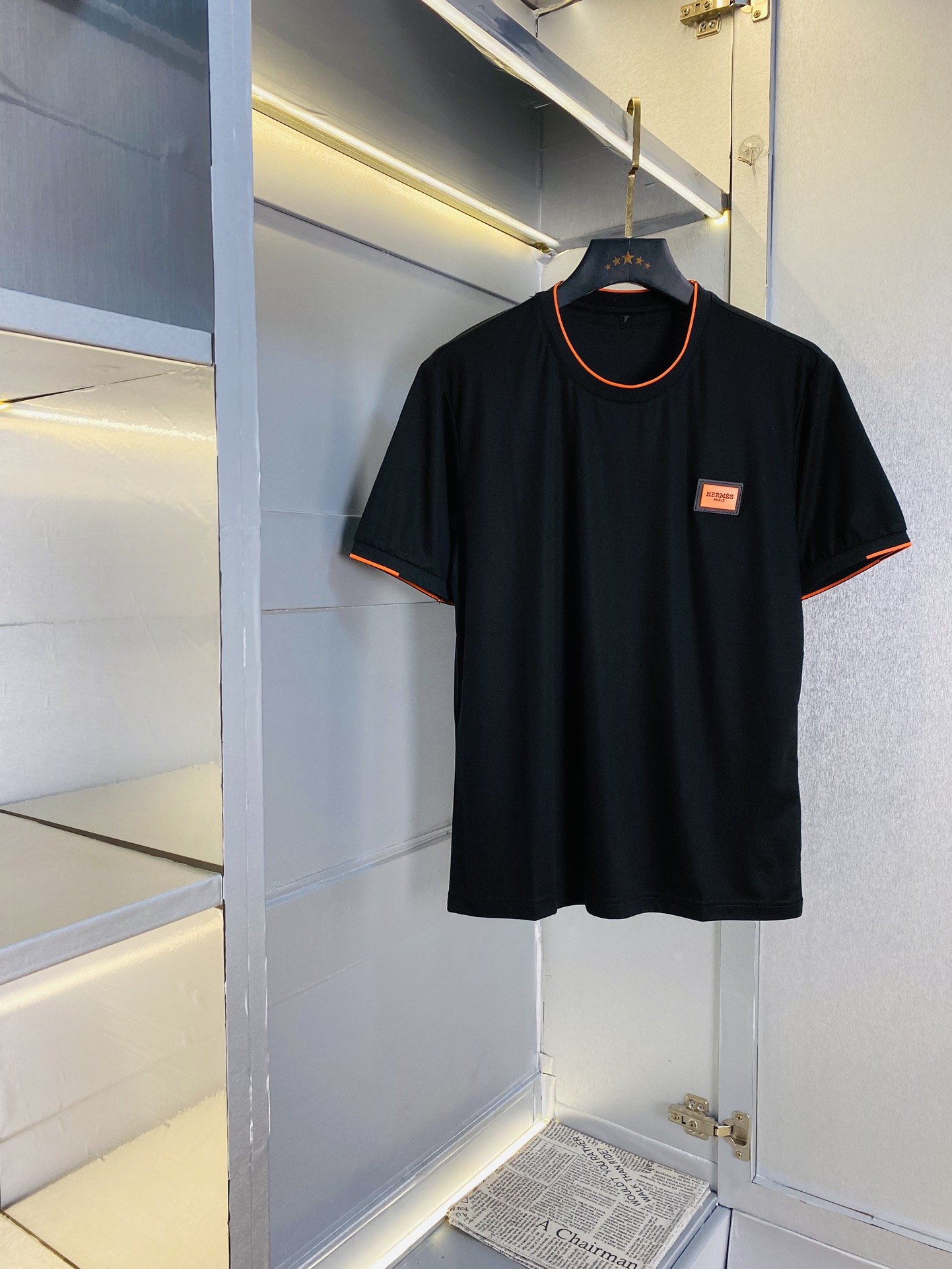 NO:130991,190 catties Hermes Hermes Original single quality 2025 latest short-sleeved counter customized top-grade double mercerized cotton imported fabrics All details are perfectly 1 to 1 replicate, restore the authentic 100% original hardware High-end custom auxiliary materials Original factory original standard The upper body effect is excellent Number of codes M-3XL,,hermes,hermes,T-shirt,alexander wang19860909可穿190斤 爱马仕Hermes 原单品质 2025最新款短袖 精选专柜订制顶级双丝光棉进口面料 所有细节做工完美1比1复刻 还原正品百分百 原版五金 高端订制辅料 原厂原标 上身效果超赞 码数 M-3XL,,hermes,hermes,T-shirt,alexander wang,Men's clothing