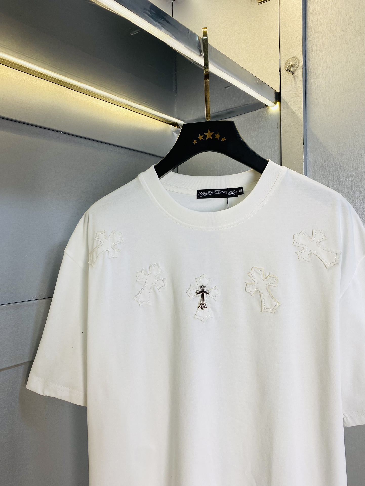 P180 可穿220斤 情侣款💞 克罗心ChromeHearts 原单品质 2025最新款 男装短袖T恤 高级印花做工！精选专柜订制纯棉进口面料 所有细节做工完美1比1复刻 还原正品百分百 原版五金 高端订制辅料 原厂原标 上身效果超赞！码数：S-XL （170/140斤穿S） 