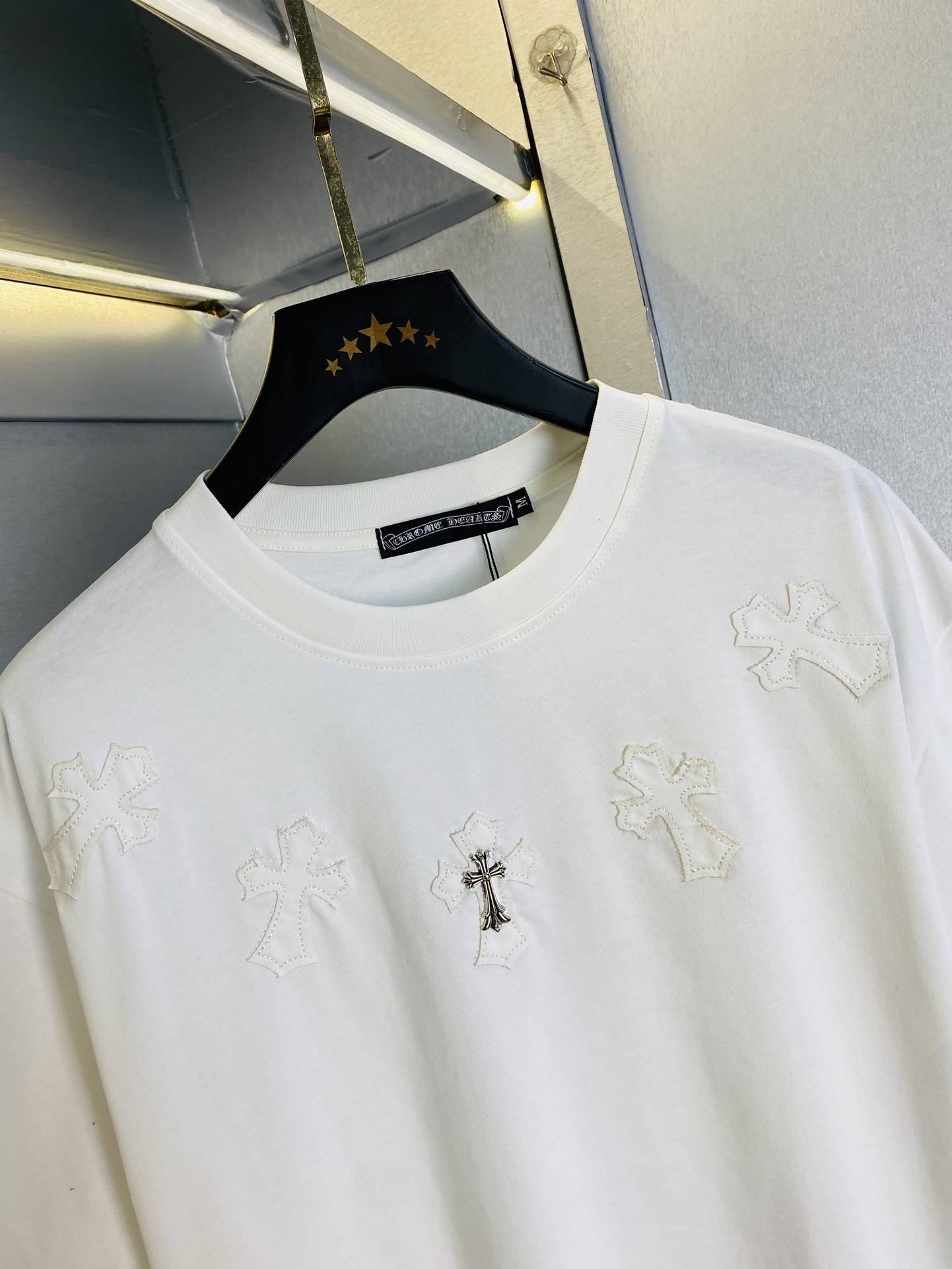 P180 可穿220斤 情侣款💞 克罗心ChromeHearts 原单品质 2025最新款 男装短袖T恤 高级印花做工！精选专柜订制纯棉进口面料 所有细节做工完美1比1复刻 还原正品百分百 原版五金 高端订制辅料 原厂原标 上身效果超赞！码数：S-XL （170/140斤穿S） 