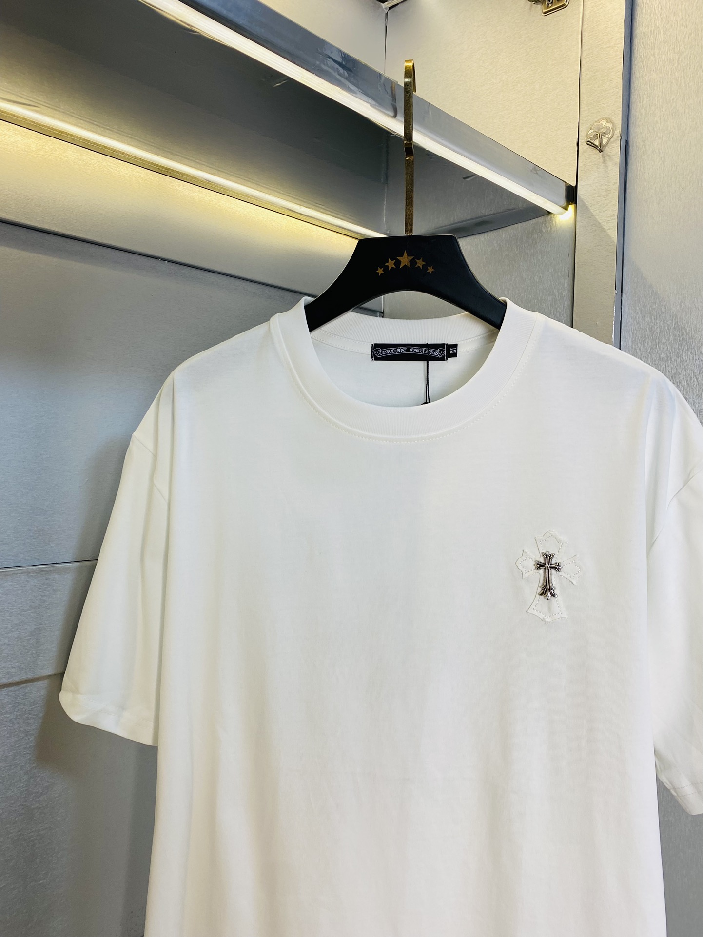 P180 可穿220斤 情侣款💞 克罗心ChromeHearts 原单品质 2025最新款 男装短袖T恤 高级印花做工！精选专柜订制纯棉进口面料 所有细节做工完美1比1复刻 还原正品百分百 原版五金 高端订制辅料 原厂原标 上身效果超赞！码数：S-XL （170/140斤穿S） 