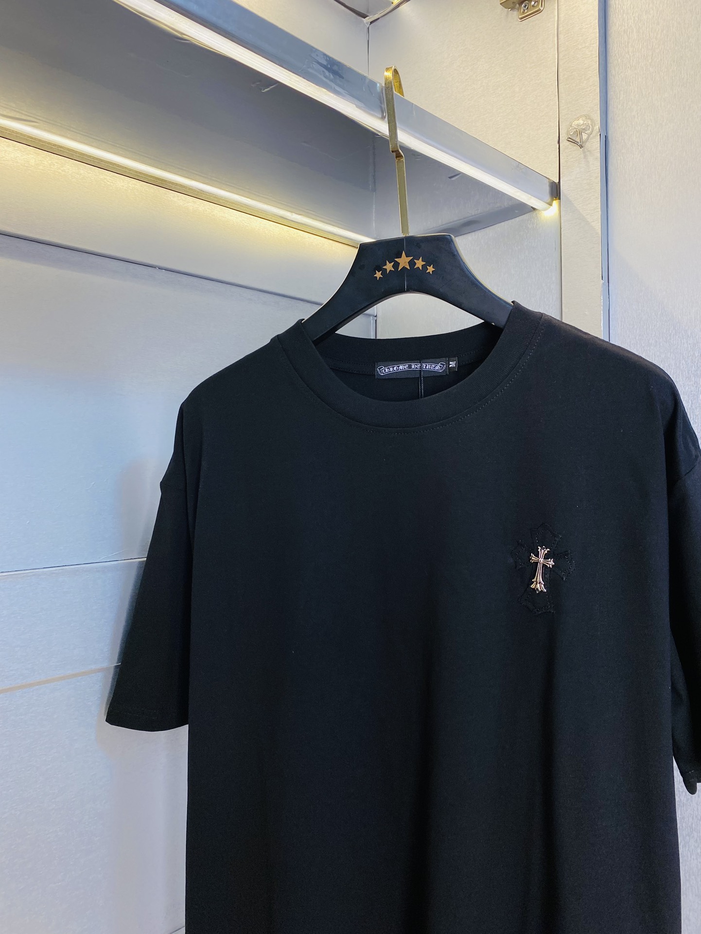 P180 可穿220斤 情侣款💞 克罗心ChromeHearts 原单品质 2025最新款 男装短袖T恤 高级印花做工！精选专柜订制纯棉进口面料 所有细节做工完美1比1复刻 还原正品百分百 原版五金 高端订制辅料 原厂原标 上身效果超赞！码数：S-XL （170/140斤穿S） 