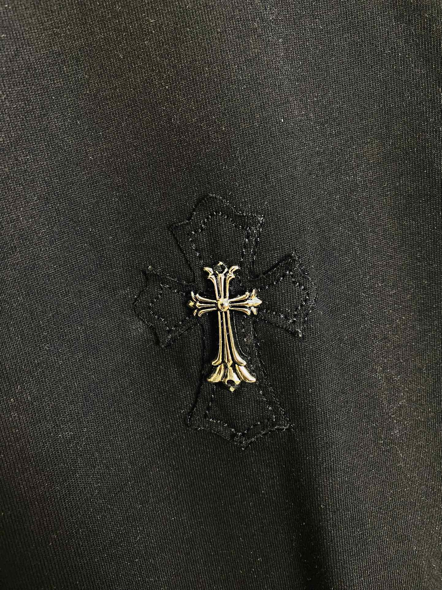 P180 可穿220斤 情侣款💞 克罗心ChromeHearts 原单品质 2025最新款 男装短袖T恤 高级印花做工！精选专柜订制纯棉进口面料 所有细节做工完美1比1复刻 还原正品百分百 原版五金 高端订制辅料 原厂原标 上身效果超赞！码数：S-XL （170/140斤穿S） 