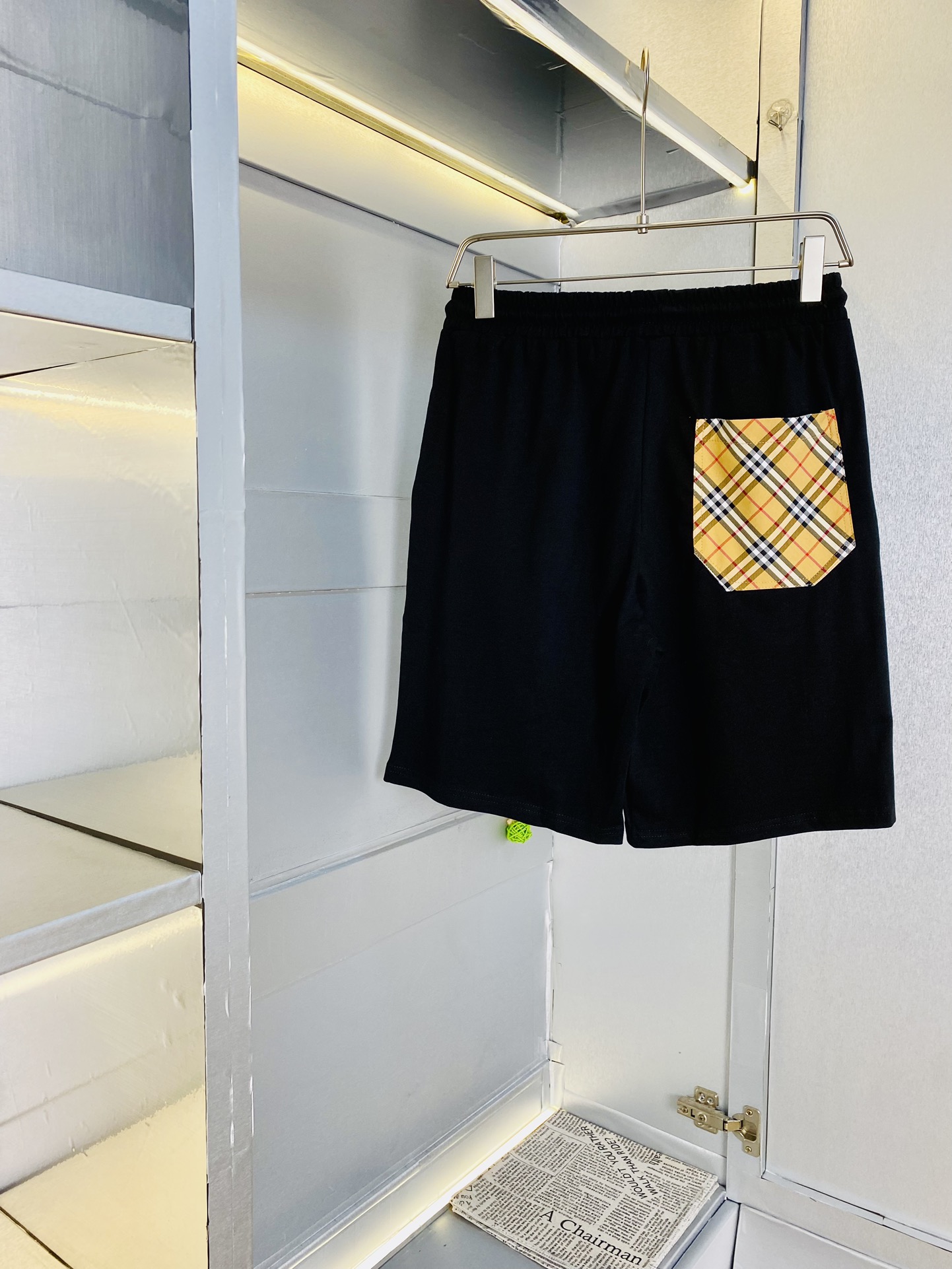 NO:138341,Wearable 200 catties Couple style Burberry Burberry Original quality Latest style Shorts Cropped pants Elastic pants Sport pants High-end workmanship!  Selected counter custom-made pure cotton imported fabrics, all details are perfectly 1 to 1 replica, restore the authenticity 100% original hardware, high-end customized auxiliary materials, original factory original standard, excellent upper body effect!  S-XL (170/130 catties wear S), burberry, burberry, shorts, alexander wang19860909可穿200斤 情侣款 巴宝莉Burberry 原单品质 最新款 短裤五分裤松紧裤运动裤高级做工！精选专柜订制纯棉进口面料 所有细节做工完美1比1复刻 还原正品百分百 原版五金 高端订制辅料 原厂原标 上身效果超赞！码数S-XL（170/130斤穿S）,,burberry,burberry,shorts,alexander wang,Men's clothing