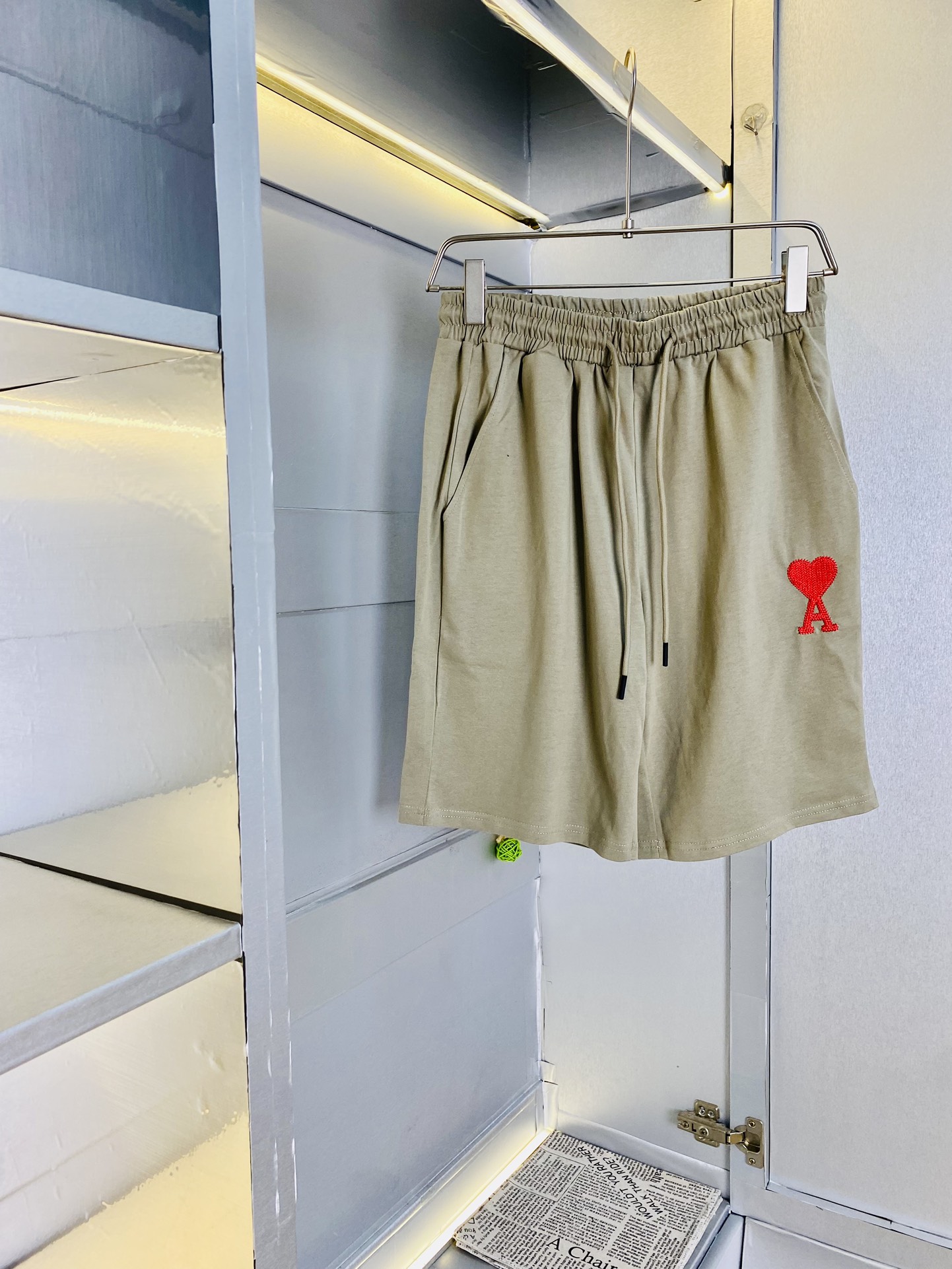 NO:154257,Can wear 200 kilograms Couple style Ami Original single quality 2025 latest model Shorts Cropped pants Elastic pants Sport pants high-end workmanship!  Selected counter custom-made pure cotton imported fabrics, all details are perfectly 1 to 1 replica, restore the authenticity 100% original hardware, high-end customized auxiliary materials, original factory original standard, excellent upper body effect!  S-XL (170/140 catties wear S), shorts, alexander wang19860909可穿200斤 情侣款 Ami 原单品质 2025最新款 短裤五分裤松紧裤运动裤高级做工！精选专柜订制纯棉进口面料 所有细节做工完美1比1复刻 还原正品百分百 原版五金 高端订制辅料 原厂原标 上身效果超赞！码数S-XL（170/140斤穿S）,,shorts,alexander wang,Men's clothing