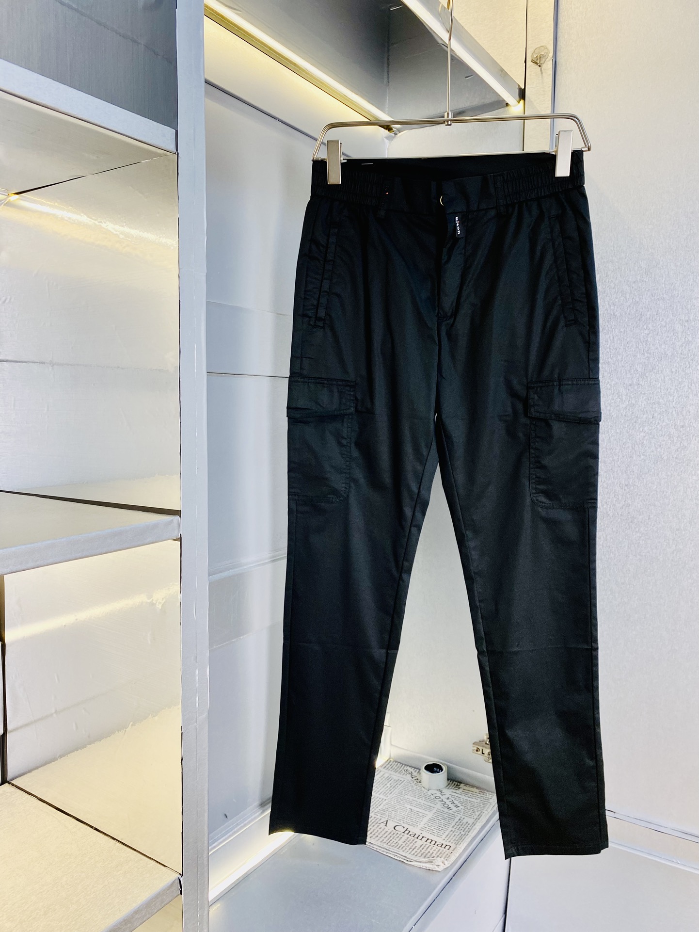 NO:456358,The original official website can wear 220 kilogram Kiton Simple and fashionable Early spring casual pants, wardrobe elastic pants, trousers, straight trousers, suit pants are very comfortable to wear, low-key and luxurious, very classy when worn, and there is no need to say much about the trousers style and cutting. The upper body is exquisite and vivid. The truly first-class quality is the real-class casual pants elastic pants, which are made of Turkey's cotton, and produce the most famous tannin cloth. The quality is excellent, and the pants are heavy washed to make the pants very soft!  Straight-footed style, not picky, absolutely stylish, expert design, extremely luxurious. Number of codes: M-4XL, business suit, alexander wang19860909官网原单货 可穿220斤Kiton 简约时尚 早春款休闲裤卫裤松紧裤长裤直筒裤西装裤身穿着非常舒适 低调不失奢华 穿出去非常有档次,裤型款式和裁剪亦无需多言 上身精致跃然.真正一等一顶级质料 真正殿堂级的休闲裤松紧裤,选用土耳其的棉花 生产出最有名的单宁布 品质卓然,经过重水洗使得裤子很柔软！直脚的版型 不挑人 上身绝对的有型 达人设计 极度奢华.码数:M-4XL,,business suit,alexander wang,Men's clothing