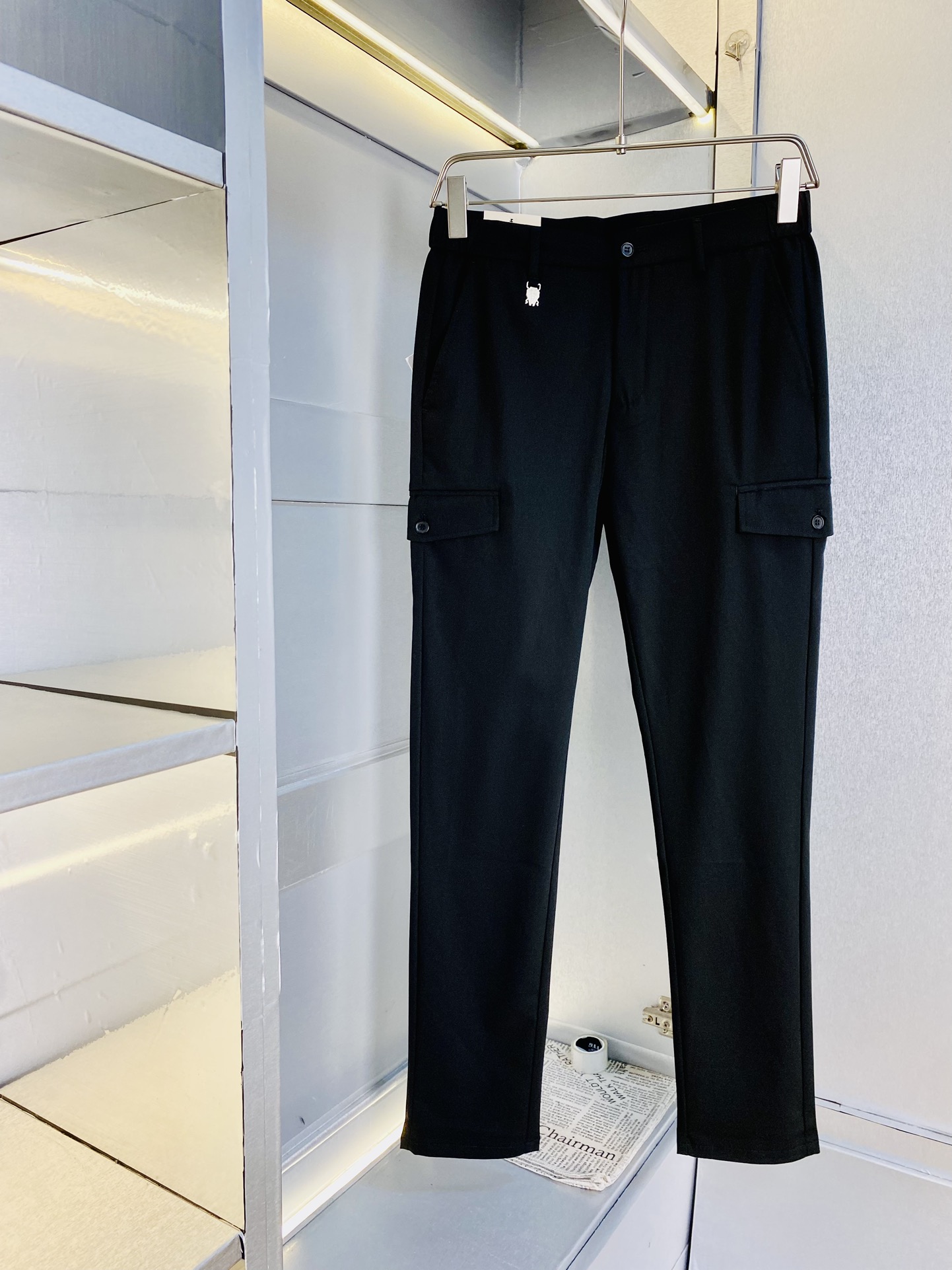 NO:132625,The original official website can wear 220 kilograms BC. Simple and fashionable. Early spring casual pants, wardrobe elastic pants, trousers, straight pants suit pants are very comfortable to wear, low-key and luxurious, very classy when worn, and there is no need to say much about the style and cutting of the pants. The upper body is exquisite and vivid. The truly first-class quality is the real-class casual pants, elastic pants, and the choice of Turkish cotton, produces the most famous tannin cloth. The quality is excellent, and the pants are soft after heavy washing!  Straight-footed style, not picky, absolutely stylish, expert design, extremely luxurious. Number of codes: M-4XL, business suit, alexander wang19860909官网原单货 可穿220斤BC 简约时尚 早春款休闲裤卫裤松紧裤长裤直筒裤西装裤身穿着非常舒适 低调不失奢华 穿出去非常有档次,裤型款式和裁剪亦无需多言 上身精致跃然.真正一等一顶级质料 真正殿堂级的休闲裤松紧裤,选用土耳其的棉花 生产出最有名的单宁布 品质卓然,经过重水洗使得裤子很柔软！直脚的版型 不挑人 上身绝对的有型 达人设计 极度奢华.码数:M-4XL,,business suit,alexander wang,Men's clothing