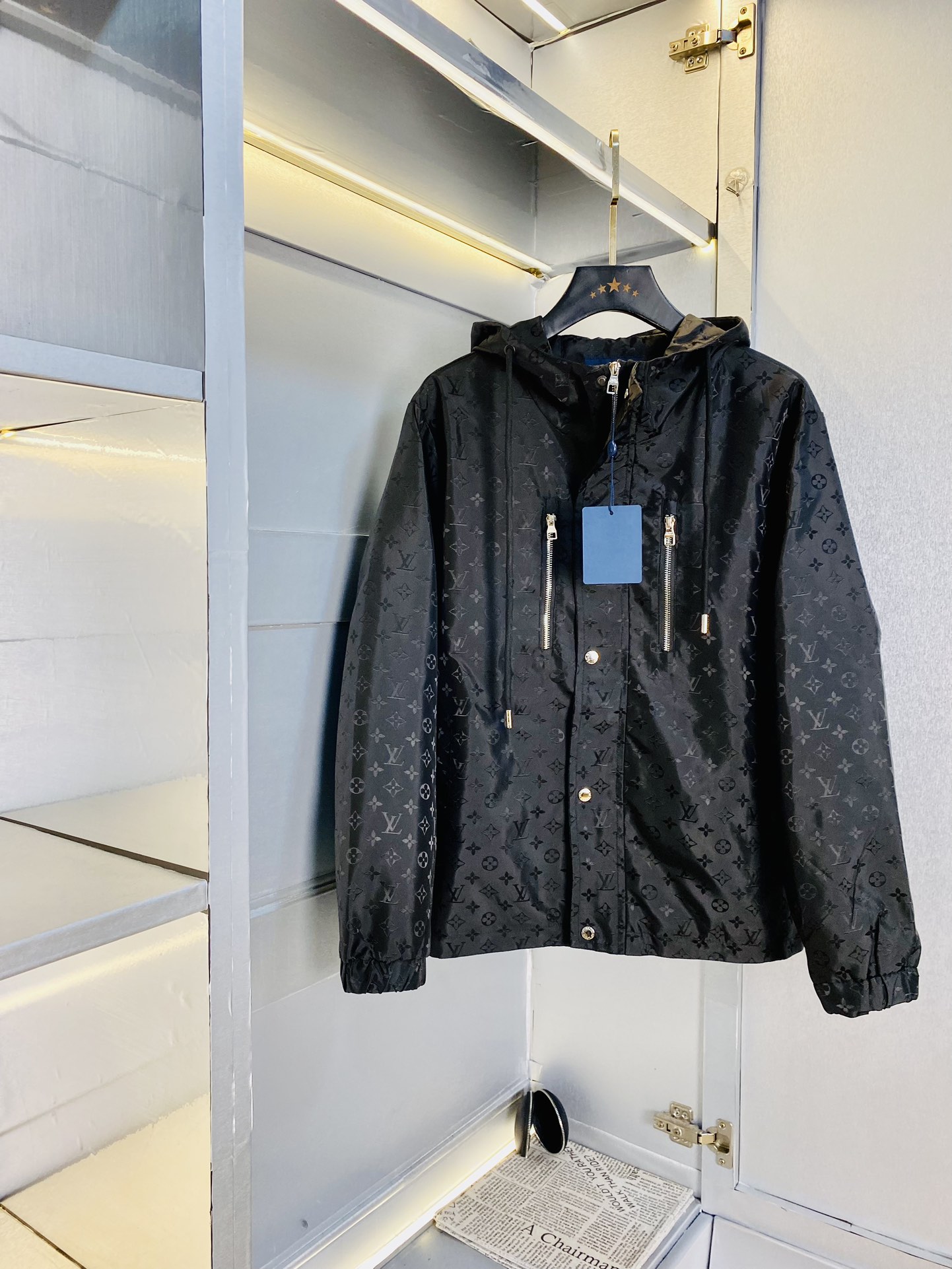 NO:129630,The original order of the official website can wear 190 catties Louis Vuitton Lv early spring model!  New jacket Jacket High-quality Original fabric Internet celebrity celebrity model, mold opening custom hardware accessories, super versatile and beautiful jacket, non-market ordinary version, random comparison, absolutely guaranteed quality, color picture and color Size M-3XL,,louis vuitton,louis vuitton,jackets & coats,jackets & coats,alexander wang19860909官网原单货 可穿190斤路易威登Lv 早春款！新款 外套 夹克 高版本高品质 原版面料网红明星同款 开模定制五金辅料 感非常舒服 超级百搭好看的一款外套 非市场普通版本 随意对比 品质绝对保证 颜色图色 尺码M-3XL,,louis vuitton,louis vuitton,jackets & coats,jackets & coats,alexander wang,Men's clothing