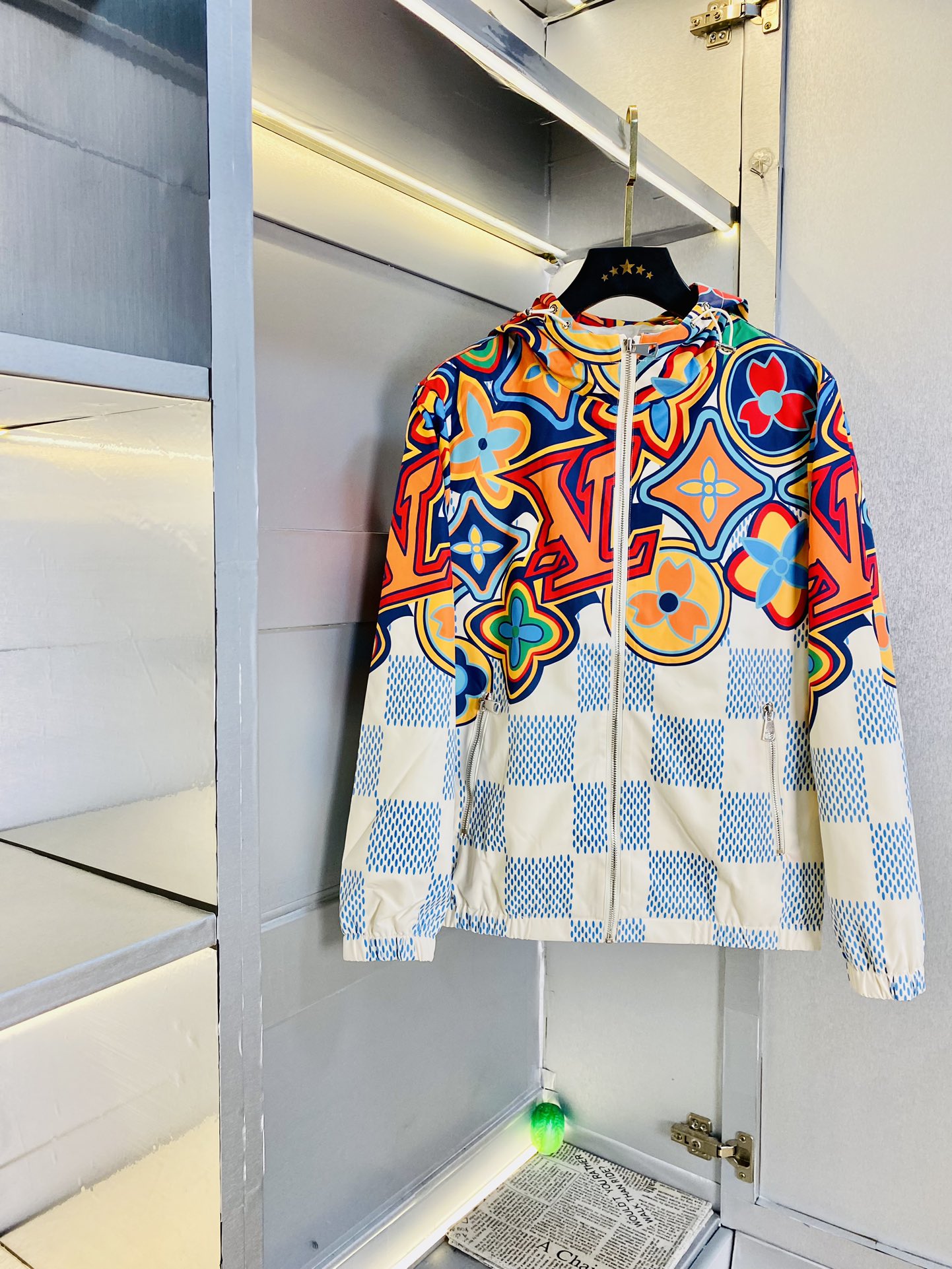 NO:161622,The original order of the official website can wear 200 catties Louis Vuitton Lv 2025 early spring model!  New jacket jacket windbreaker, high-quality, original fabric, same style as internet celebrity, mold opening custom hardware accessories, very comfortable, super versatile, beautiful jacket, non-market, ordinary version, random comparison, absolutely guaranteed quality, color picture, size M-4XL,,louis vuitton,louis vuitton,jackets & coats,jackets & coats,alexander wang19860909官网原单货 可穿200斤路易威登Lv 2025早春款！新款外套夹克防风衣 高版本高品质 原版面料网红明星同款 开模定制五金辅料 感非常舒服 超级百搭好看的一款外套 非市场普通版本 随意对比 品质绝对保证 颜色图色 尺码M-4XL,,louis vuitton,louis vuitton,jackets & coats,jackets & coats,alexander wang,Men's clothing