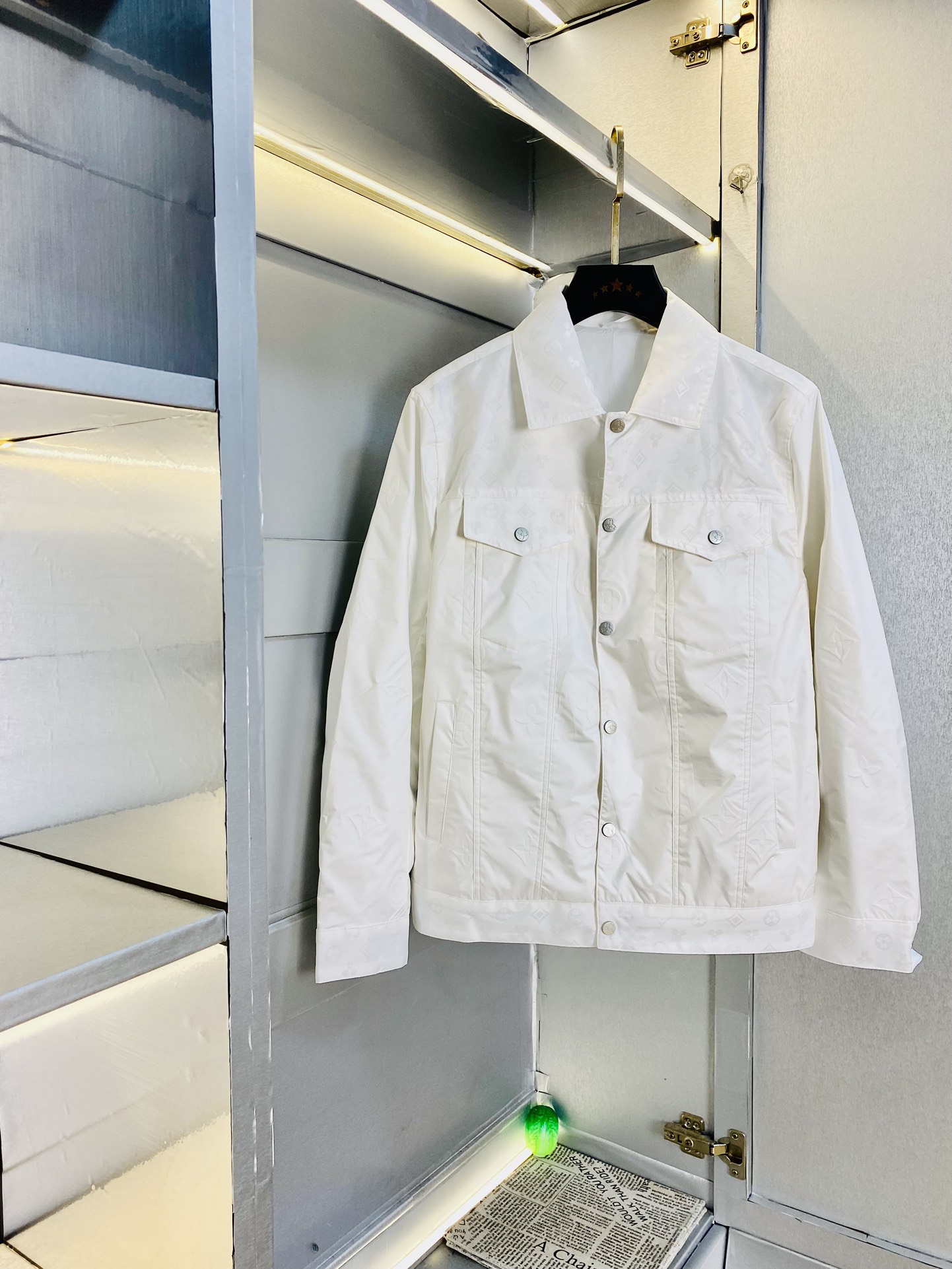 NO:124674,The original order of the official website can wear 200 catties Louis Vuitton Lv 2025 early spring model!  New jacket jacket windbreaker, high-quality, original fabric, same style as internet celebrity, mold opening custom hardware accessories, very comfortable, super versatile, beautiful jacket, non-market, ordinary version, random comparison, absolutely guaranteed quality, color picture, size M-4XL,,louis vuitton,louis vuitton,jackets & coats,jackets & coats,alexander wang19860909官网原单货 可穿200斤路易威登Lv 2025早春款！新款外套夹克防风衣 高版本高品质 原版面料网红明星同款 开模定制五金辅料 感非常舒服 超级百搭好看的一款外套 非市场普通版本 随意对比 品质绝对保证 颜色图色 尺码M-4XL,,louis vuitton,louis vuitton,jackets & coats,jackets & coats,alexander wang,Men's clothing