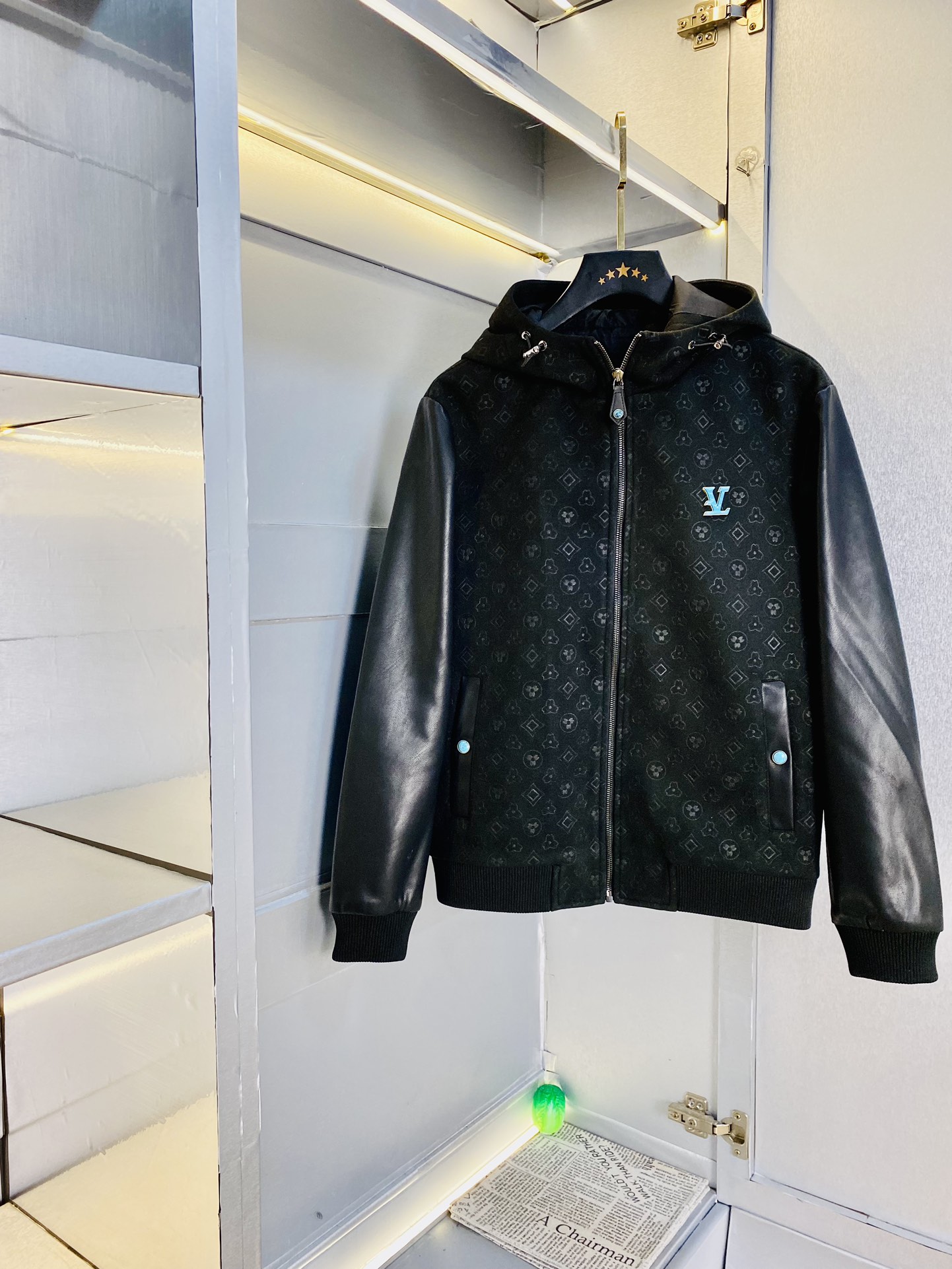 NO:142544,The original order of the official website can wear 200 catties Louis Vuitton Lv 2025 early spring model!  New Washed Leather Jacket Leather Jacket Windproof Jacket High-quality Original fabric same as Internet celebrity celebrities Open mold custom hardware accessories very comfortable Super versatile and beautiful jacket Non-market ordinary version At will, quality absolutely guaranteed Color picture and color Size M-4XL,,louis vuitton,louis vuitton,jackets & coats,jackets & coats,leather jacket,alexander wang19860909官网原单货 可穿200斤路易威登Lv 2025早春款！新款水洗皮衣外套皮衣夹克防风衣 高版本高品质 原版面料网红明星同款 开模定制五金辅料 感非常舒服 超级百搭好看的一款外套 非市场普通版本 随意对比 品质绝对保证 颜色图色 尺码M-4XL,,louis vuitton,louis vuitton,jackets & coats,jackets & coats,leather jacket,alexander wang,Men's clothing