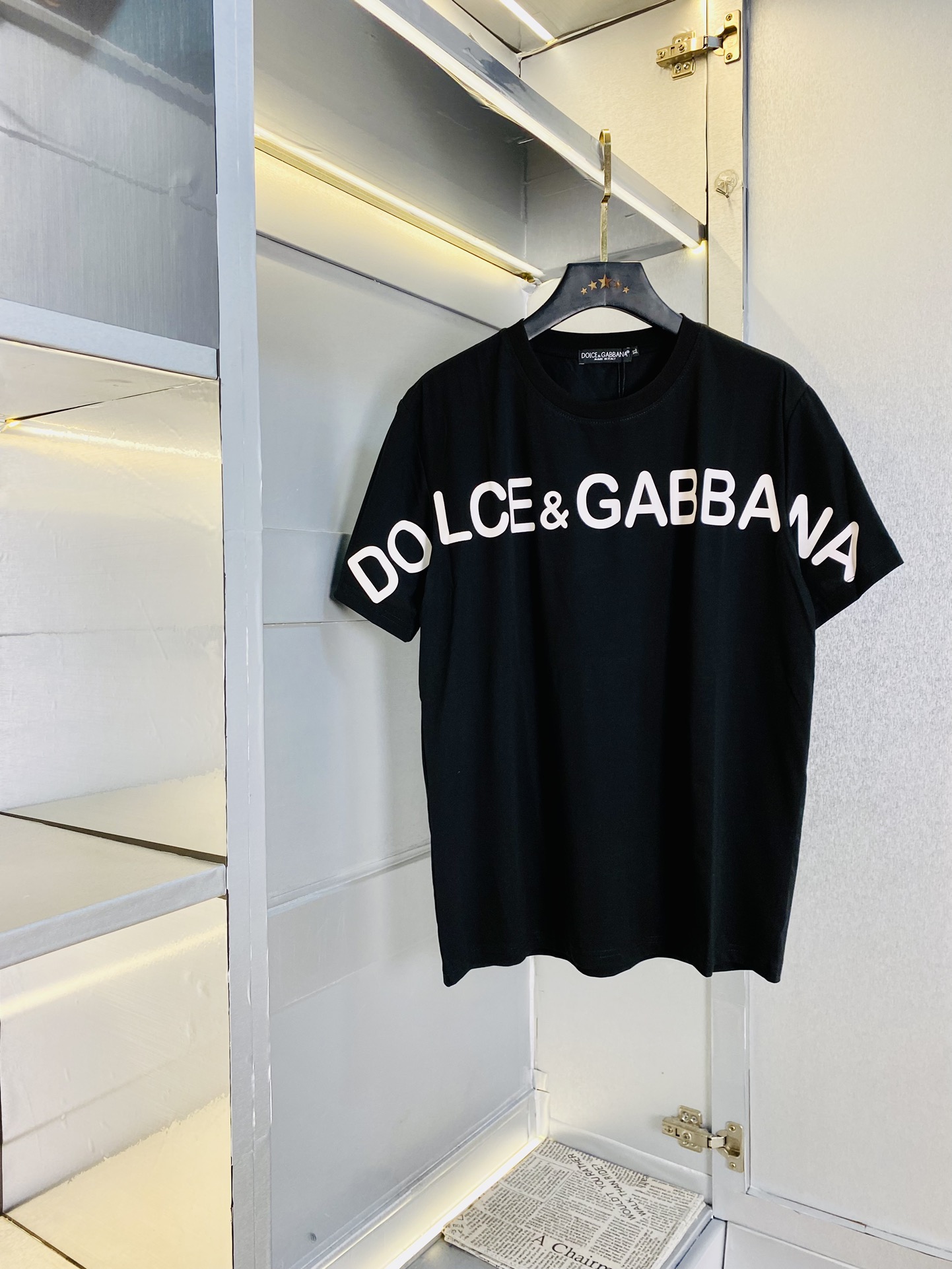 NO:122874,Wearable 210 catties Couple model Dolce & Gabbana DG Original quality Latest model Round neck short-sleeved T-shirt High-end printed workmanship!  Selected counter custom-made pure cotton imported fabrics, all details are perfectly 1 to 1 replica, restore the authenticity 100% original hardware, high-end customized auxiliary materials, original factory original standard, excellent upper body effect!  Number of code M-3XL (170/130 catties wear M), Dolce & Gabbana, Dolce & Gabbana, T-shirt, tees, t-shirt, alexander wang19860909可穿210斤 情侣款 杜嘉班纳DG 原单品质 最新款 圆领短袖T恤 高级印花做工！精选专柜订制纯棉进口面料 所有细节做工完美1比1复刻 还原正品百分百 原版五金 高端订制辅料 原厂原标 上身效果超赞！码数M-3XL（170/130斤穿M）,,Dolce&Gabbana,Dolce&Gabbana,T-shirt,tees，t-shirt,alexander wang,Men's clothing