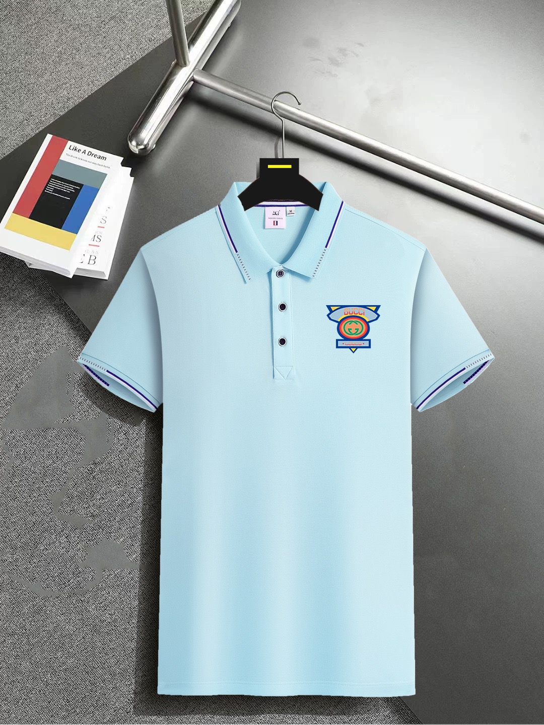 NO:440074,Wearable 200 catties, size M-4XL Gucci original single quality latest style men's lapel short-sleeved T-shirt, high-end printed workmanship!  Selected counters to customize the top mercerized bead flooring fabric, all the details are perfectly 1-to-1 reproduction, restore the authenticity 100% original hardware, high-end customized auxiliary materials, original factory original standard, excellent upper body effect!  ,gucci,T-shirt,tees,t-shirt,alexander wang19860909可穿200斤 码数M-4XL 古奇Gucci 原单品质 最新款 男装翻领短袖T恤 高级印花做工！精选专柜订制顶级丝光珠地棉进口面料 所有细节做工完美1比1复刻 还原正品百分百 原版五金 高端订制辅料 原厂原标 上身效果超赞！,,gucci,T-shirt,tees，t-shirt,alexander wang,Men's clothing