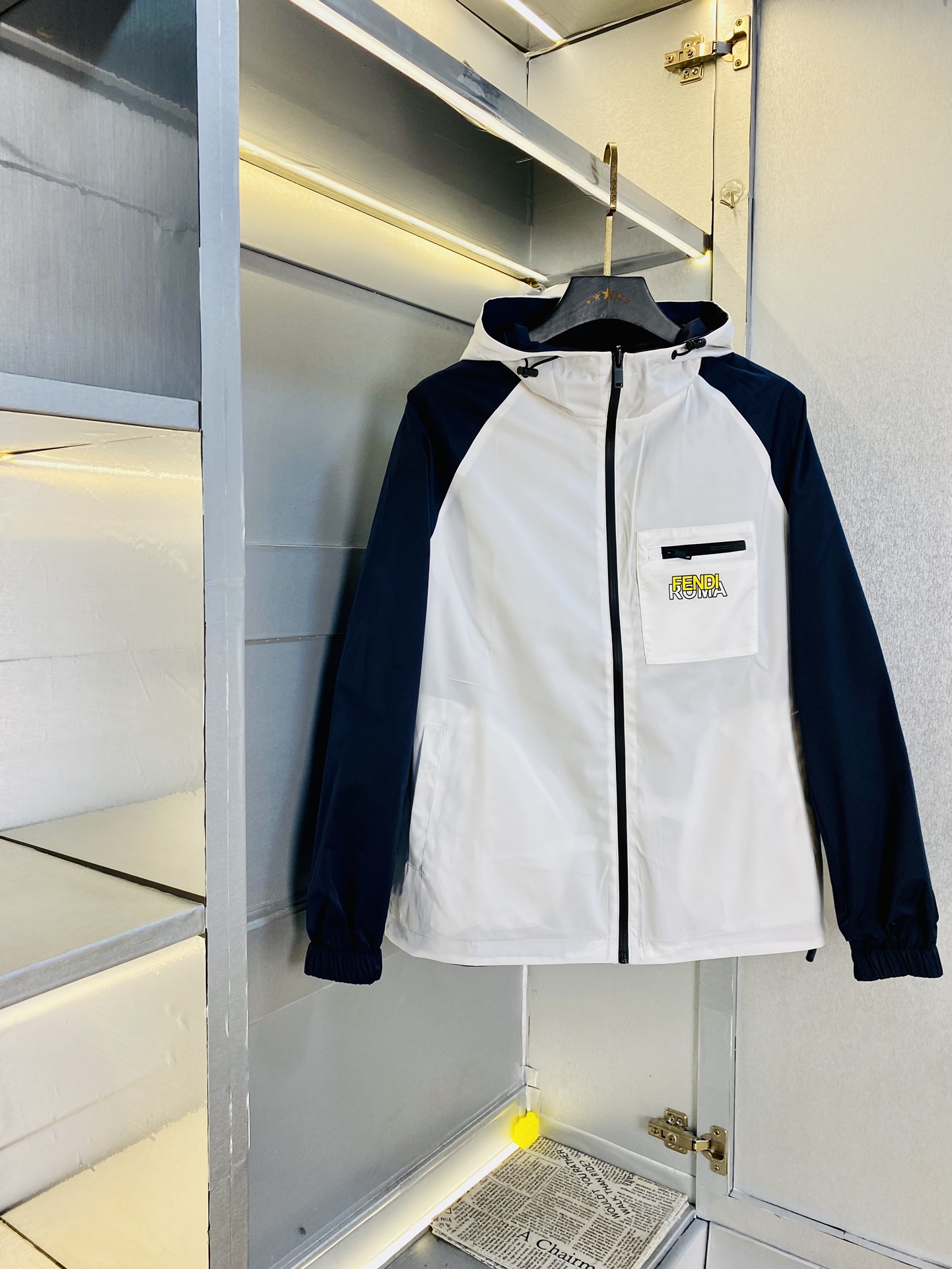 NO:124714,Wear on both sides!  The original order of the official website can wear 190 catties Fendi 2025 early spring model!  New jacket, high-quality, original fabric, internet celebrity, same style, custom hardware and accessories for opening molds, very comfortable, super versatile, beautiful jacket, non-market, ordinary version, random comparison, absolutely guaranteed quality, color, color, size M-3XL,,fendi,fendi, jackets & coats, jackets & coats, alexander wang19860909双面穿！ 官网原单货 可穿190斤芬迪Fendi 2025早春款！新款外套夹克 高版本高品质 原版面料网红明星同款 开模定制五金辅料 感非常舒服 超级百搭好看的一款外套 非市场普通版本 随意对比 品质绝对保证 颜色图色 尺码M-3XL,,fendi,fendi,jackets & coats,jackets & coats,alexander wang,Men's clothing