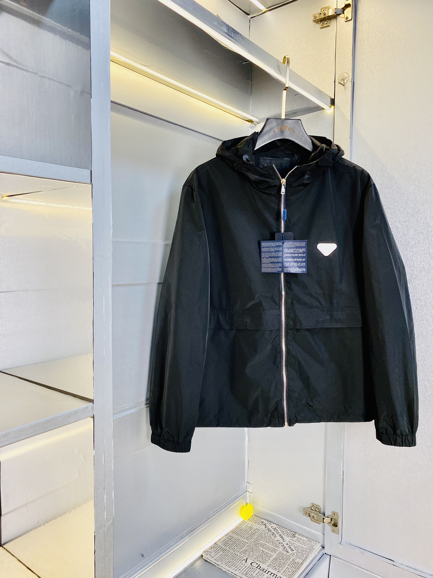 NO:138300,The original order of the official website can wear 190 catties Prada Prada early spring style!  New jacket, high-quality, original fabric, internet celebrity, same style, custom hardware and accessories for opening molds, very comfortable, super versatile, beautiful jacket, non-market, ordinary version, random comparison, absolutely guaranteed quality, color, color, size M-3XL,,prada,prada, jackets & coats,jackets & coats,alexander wang19860909官网原单货 可穿190斤普拉达Prada 早春款！新款外套夹克 高版本高品质 原版面料网红明星同款 开模定制五金辅料 感非常舒服 超级百搭好看的一款外套 非市场普通版本 随意对比 品质绝对保证 颜色图色 尺码M-3XL,,prada,prada,jackets & coats,jackets & coats,alexander wang,Men's clothing