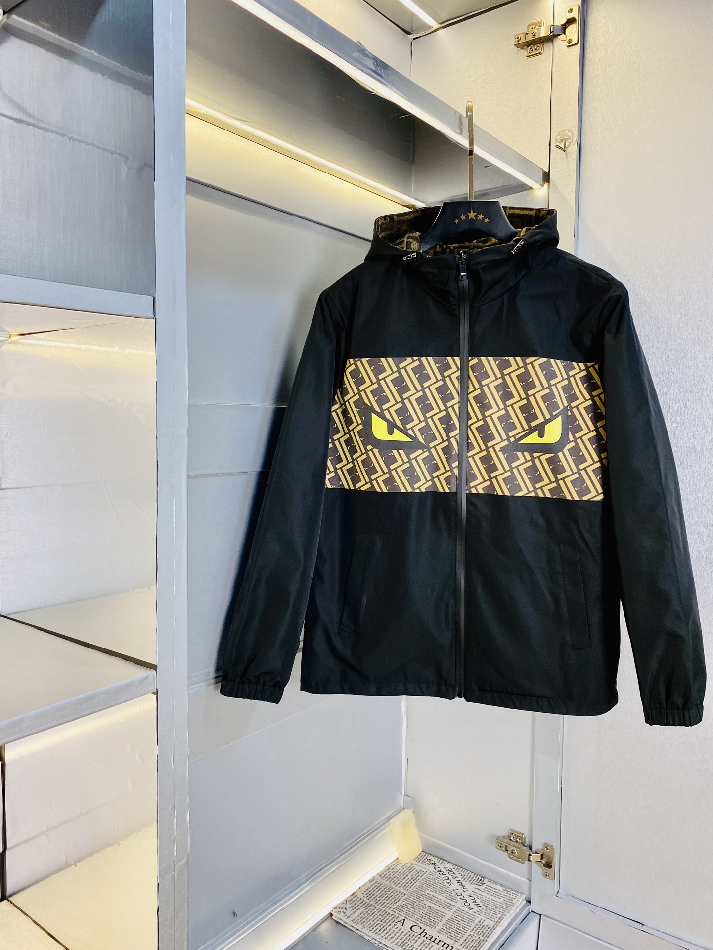 NO:124717,Wear on both sides!  The original order of the official website can wear 190 catties Fendi 2025 early spring model!  New jacket, high-quality, original fabric, internet celebrity, same style, custom hardware and accessories for opening molds, very comfortable, super versatile, beautiful jacket, non-market, ordinary version, random comparison, absolutely guaranteed quality, color, color, size M-3XL,,fendi,fendi, jackets & coats, jackets & coats, alexander wang19860909双面穿！ 官网原单货 可穿190斤芬迪Fendi 2025早春款！新款外套夹克 高版本高品质 原版面料网红明星同款 开模定制五金辅料 感非常舒服 超级百搭好看的一款外套 非市场普通版本 随意对比 品质绝对保证 颜色图色 尺码M-3XL,,fendi,fendi,jackets & coats,jackets & coats,alexander wang,Men's clothing