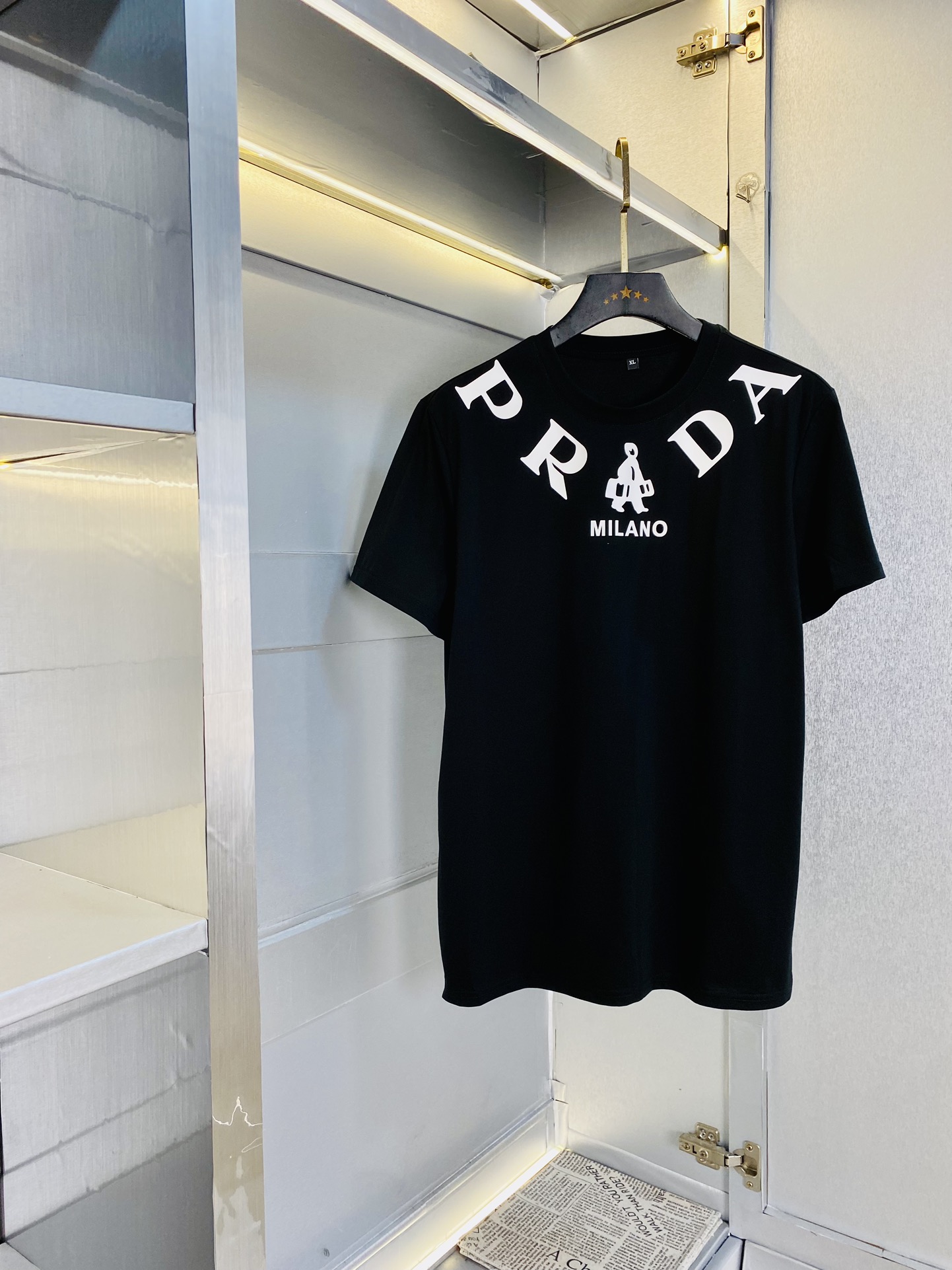 NO:138308,The same style on the official website can wear 205 catties Prada Prada original single quality Latest short sleeves Selected counter custom-made top double mercerized cotton imported fabrics All details are perfectly 1 to 1 replicate, restore the authentic 100% original hardware High-end custom auxiliary materials Original factory original standard The upper body effect is excellent Number of codes M-4XL,,prada,prada,T-shirt,alexander wang19860909官网同款可穿205斤 普拉达Prada 原单品质 最新款短袖 精选专柜订制顶级双丝光棉进口面料 所有细节做工完美1比1复刻 还原正品百分百 原版五金 高端订制辅料 原厂原标 上身效果超赞 码数 M-4XL,,prada,prada,T-shirt,alexander wang,Men's clothing