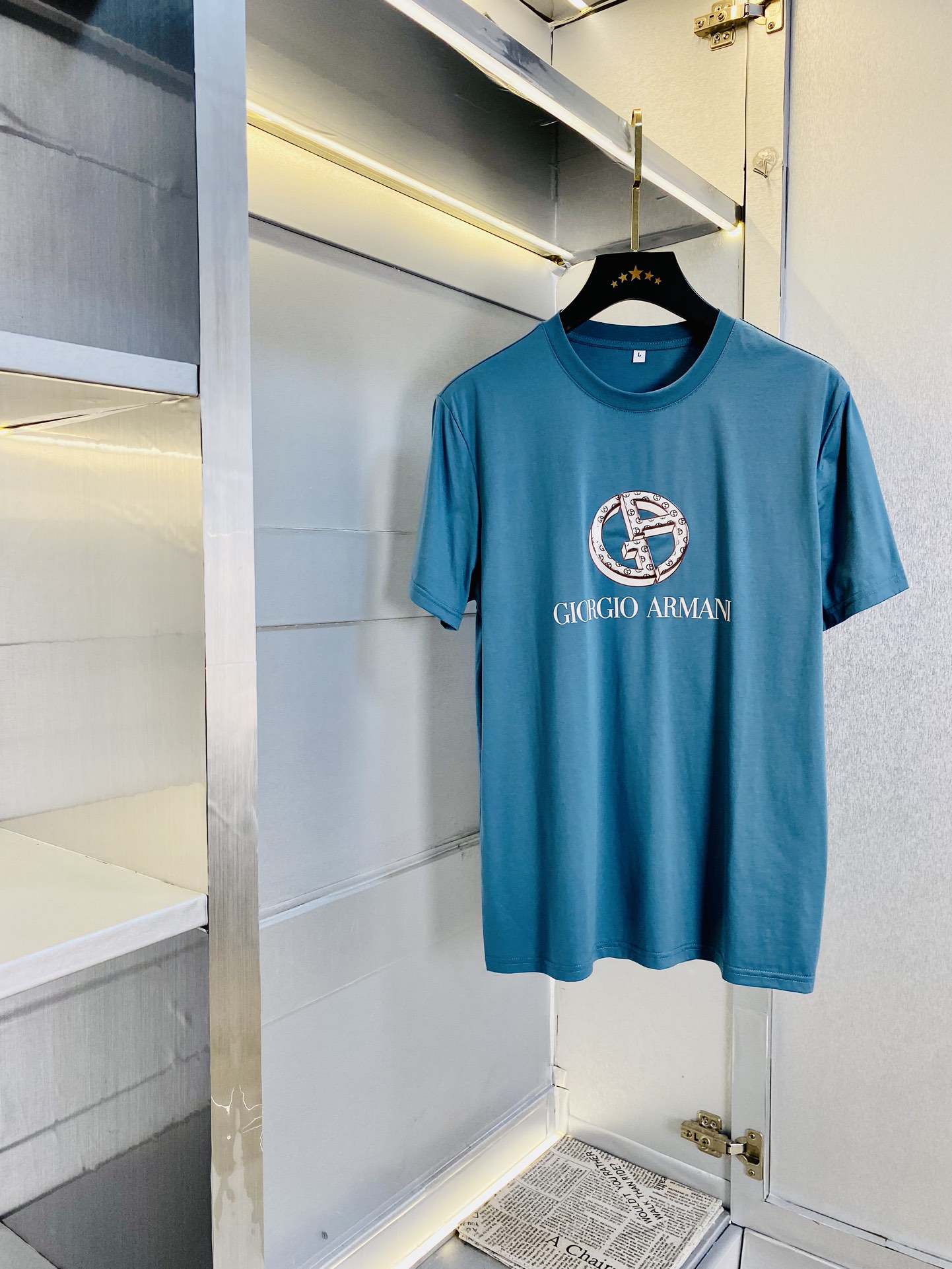 NO:126115,The same style on the official website can wear 205 catties Armani Armani Original single quality 2025 latest short-sleeved style selected counter custom-made top double mercerized cotton imported fabrics. All details are perfectly 100% replica of the original product. Original hardware, high-end customized auxiliary materials, original factory original standard, excellent upper body effect, M-4XL,,armani,armani,T-shirt,alexander wang19860909官网同款可穿205斤 阿玛尼Armani 原单品质 2025最新款短袖 精选专柜订制顶级双丝光棉进口面料 所有细节做工完美1比1复刻 还原正品百分百 原版五金 高端订制辅料 原厂原标 上身效果超赞 码数 M-4XL,,armani,armani,T-shirt,alexander wang,Men's clothing