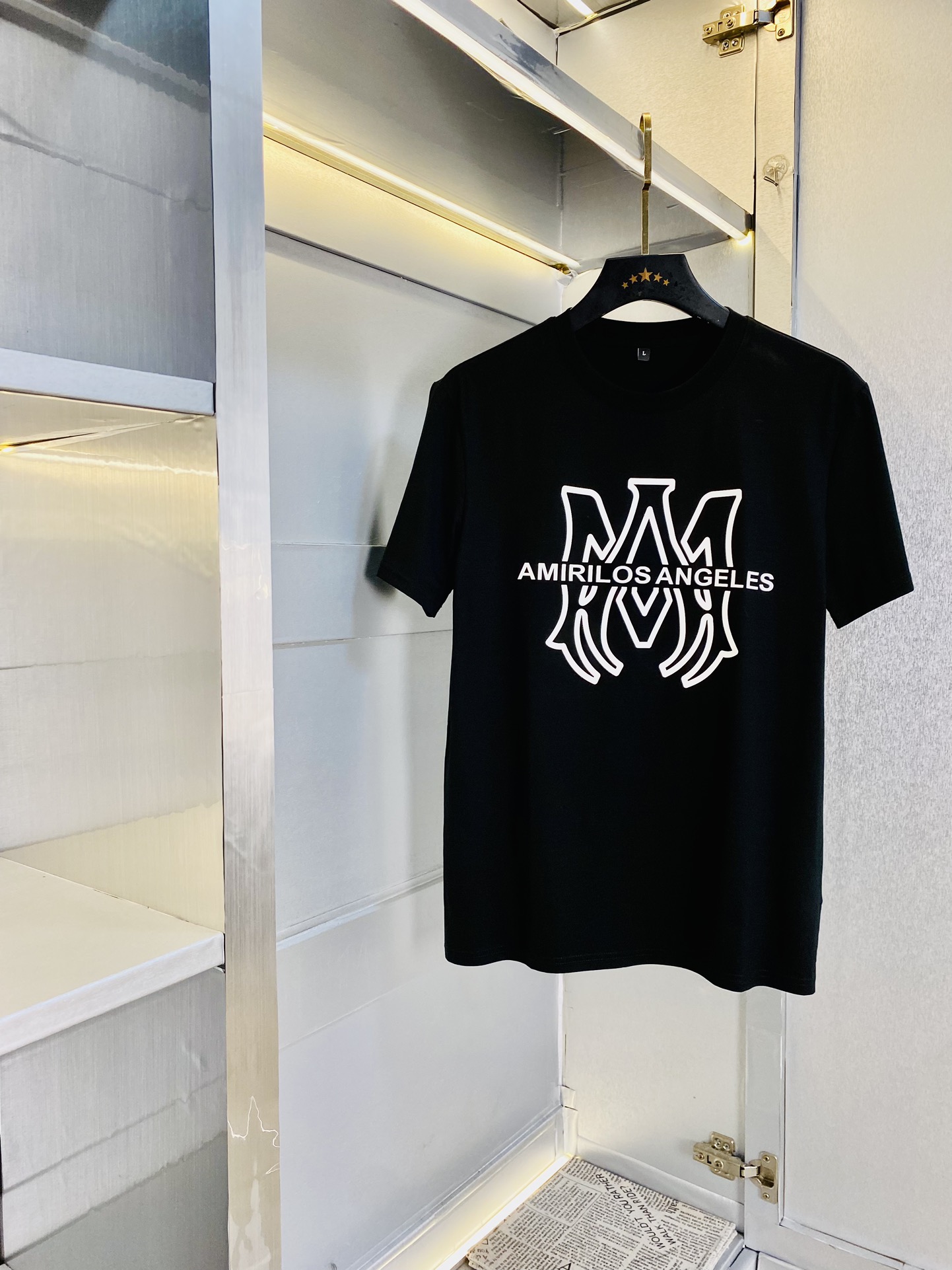 NO:126119,The same style on the official website can wear 205 catties Amiri Original single quality 2025 latest short-sleeved style selected counter custom-made top-grade double mercerized cotton imported fabrics. All details are perfectly 100% replica of the original product. Original hardware, high-end customized auxiliary materials, original factory original standard, excellent upper body effect, M-4XL, amiri, T-shirt, alexander wang19860909官网同款可穿205斤 Amiri 原单品质 2025最新款短袖 精选专柜订制顶级双丝光棉进口面料 所有细节做工完美1比1复刻 还原正品百分百 原版五金 高端订制辅料 原厂原标 上身效果超赞 码数 M-4XL,,amiri,T-shirt,alexander wang,Men's clothing