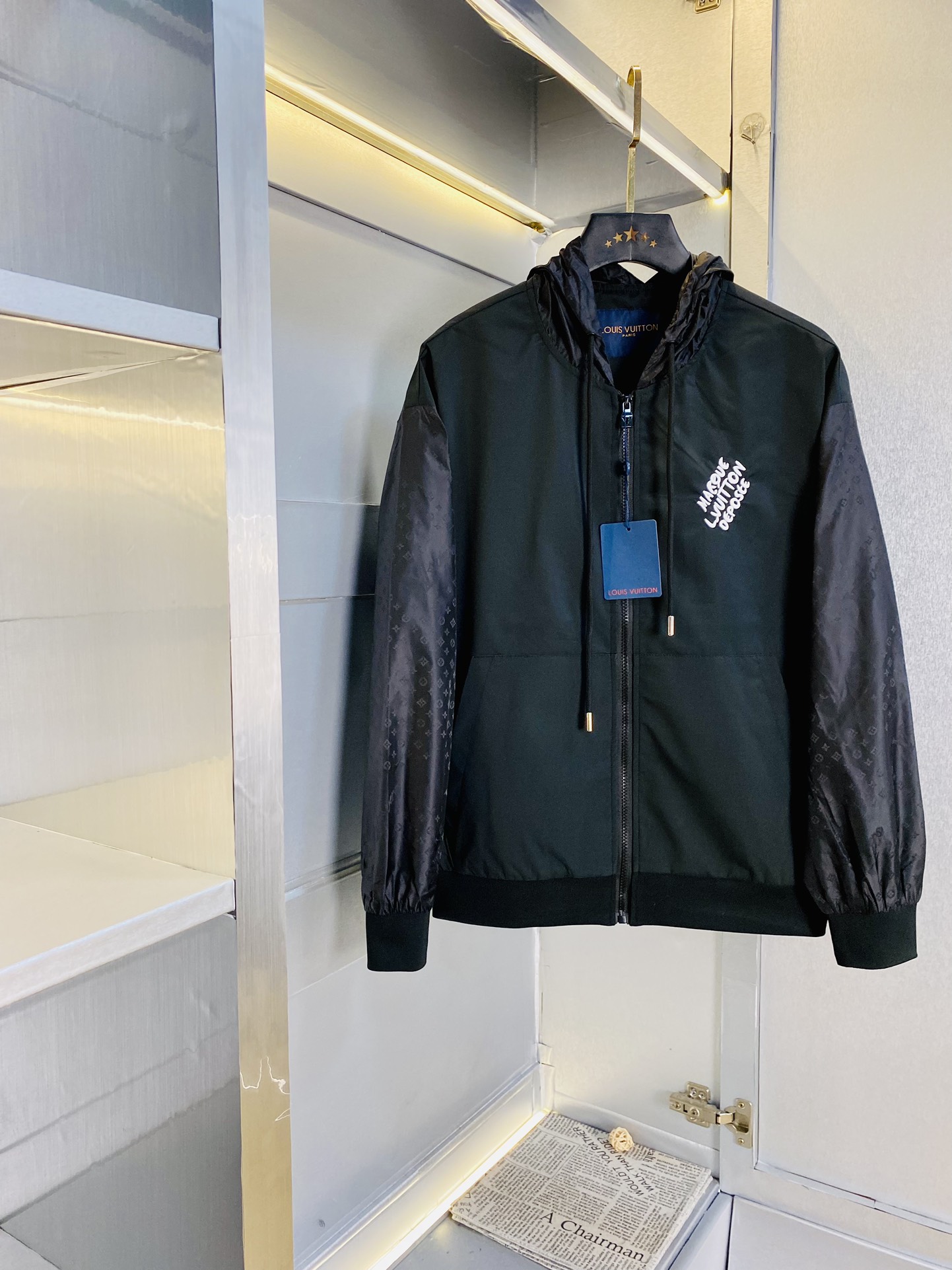 NO:126109,The original order of the official website can wear 190 catties Louis Vuitton Lv 2025 early spring model!  New jacket, high-quality, original fabric, internet celebrity, same style, custom hardware and accessories for opening molds, very comfortable, super versatile, beautiful jacket, non-market, ordinary version, random comparison, absolutely guaranteed quality, color, size M-3XL,,louis vuitton,louis vuitton,jackets & coats,jackets & coats,alexander wang19860909官网原单货 可穿190斤路易威登Lv 2025早春款！新款外套夹克 高版本高品质 原版面料网红明星同款 开模定制五金辅料 感非常舒服 超级百搭好看的一款外套 非市场普通版本 随意对比 品质绝对保证 颜色图色 尺码M-3XL,,louis vuitton,louis vuitton,jackets & coats,jackets & coats,alexander wang,Men's clothing