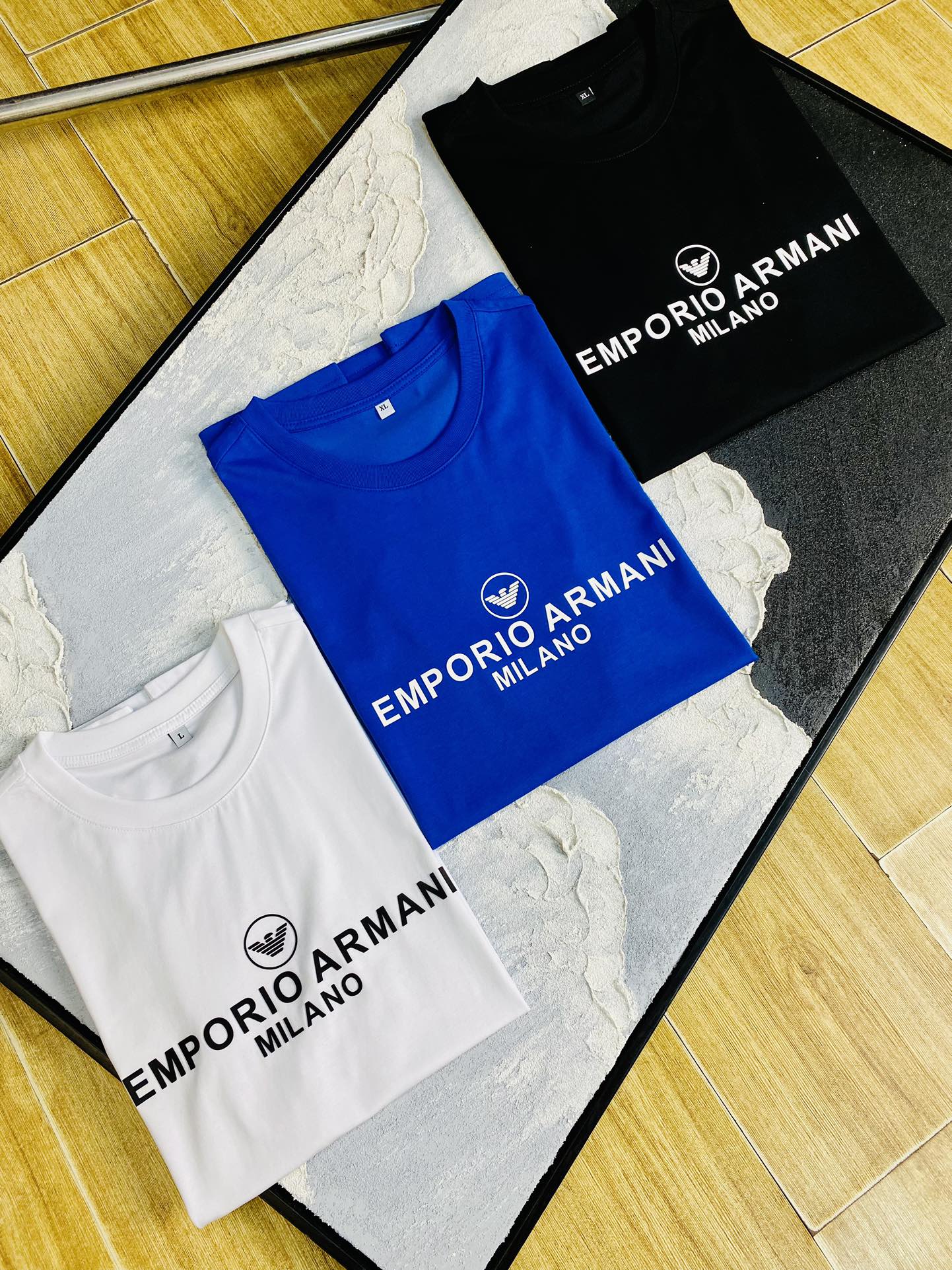 NO:452557,The same style on the official website can wear 205 catties Armani Armani Original single quality Latest short-sleeved special counter customized top-grade double mercerized cotton imported fabrics All details are perfectly 1 to 1 replicate, restore the authentic 100% original hardware High-end custom auxiliary materials Original factory original standard The upper body effect is excellent Number of codes M-4XL,,armani,armani,T-shirt,alexander wang19860909官网同款可穿205斤 阿玛尼Armani 原单品质 最新款短袖 精选专柜订制顶级双丝光棉进口面料 所有细节做工完美1比1复刻 还原正品百分百 原版五金 高端订制辅料 原厂原标 上身效果超赞 码数 M-4XL,,armani,armani,T-shirt,alexander wang,Men's clothing