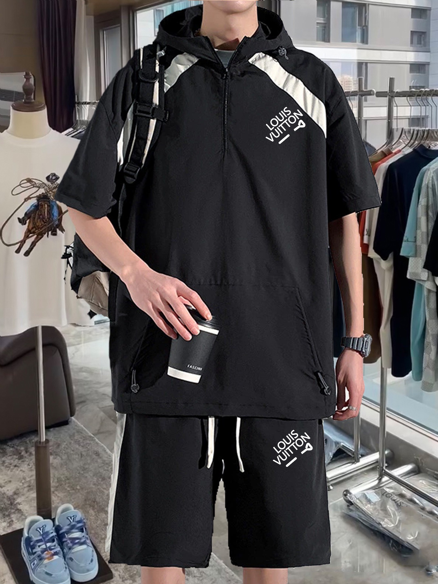 NO:129547,The original order of the official website can wear 200 kilograms Louis Vuitton Lv Simple and fashionable Early spring new hooded suit short sleeve shorts suit shorts suit. Very comfortable to wear, low-key and luxurious, very classy when worn, and there is no need to say much about the trouser style and cutting. The upper body is exquisite and vivid. The truly first-class quality is the real palace-grade casual pants elastic pants, which are made of Turkey cotton, and produce the most famous tannin cloth. The quality is excellent, and the pants are soft after heavy washing!  Straight-footed style, not picky, the upper body is absolutely stylish, extremely luxurious. Number of sizes: M-4XL, louis vuitton, louis vuitton, shorts, T-shirt, hats, alexander wang19860909官网原单货 可穿200斤 路易威登Lv 简约时尚 早春新款连帽套装短袖套装短裤套装 身穿着非常舒适 低调不失奢华 穿出去非常有档次,裤型款式和裁剪亦无需多言 上身精致跃然.真正一等一顶级质料 真正殿堂级的休闲裤松紧裤,选用土耳其的棉花 生产出最有名的单宁布 品质卓然,经过重水洗使得裤子很柔软！直脚的版型 不挑人 上身绝对的有型 极度奢华.码数:M-4XL,,louis vuitton,louis vuitton,shorts,T-shirt,hats,alexander wang,Men's clothing