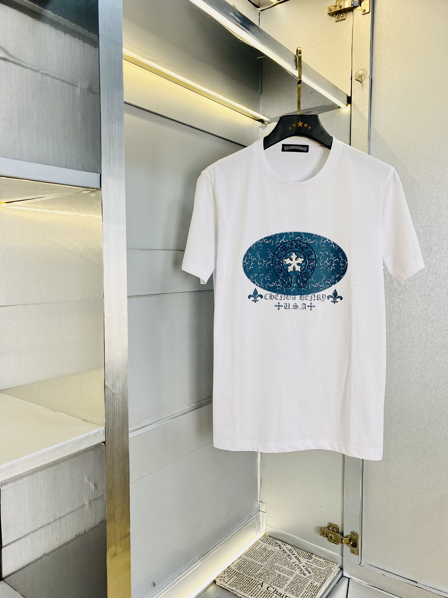 NO:140974,Wear 240 pounds, gospel of fat, couples, size M-6XL, Croxin ChromeHearts, original single quality, latest style, round neck short-sleeved T-shirt, selected counter customized top-grade double mercerized cotton imported fabric, all details are perfectly 1 to 1 replica, restore the authentic 100% original hardware, high-end customized auxiliary materials, original factory original standard, excellent upper body effect!  ,,chrome hearts,chrome hearts,T-shirt,tees,t-shirt,alexander wang19860909穿240斤 胖子福音 情侣款 码数M-6XL 克罗心ChromeHearts 原单品质 最新款 圆领短袖T恤衣服 精选专柜订制顶级双丝光棉进口面料 所有细节做工完美1比1复刻 还原正品百分百 原版五金 高端订制辅料 原厂原标 上身效果超赞！,,chrome hearts,chrome hearts,T-shirt,tees，t-shirt,alexander wang,Men's clothing