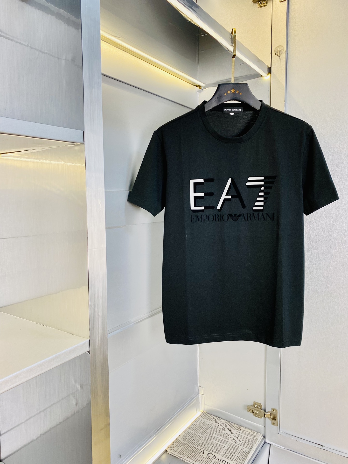 NO:140980,Wear 240 pounds, gospel of fat, couples, size M-6XL, Armani, original single quality, latest style, round neck short-sleeved T-shirt, selected counter customized top-grade double mercerized cotton imported fabric, all details are perfectly 1 to 1 replica, restore the authentic 100% original hardware, high-end customized auxiliary materials, original factory original standard, excellent upper body effect!  ,,armani,armani,T-shirt,tees,t-shirt,alexander wang19860909穿240斤 胖子福音 情侣款 码数M-6XL 阿玛尼Armani 原单品质 最新款 圆领短袖T恤衣服 精选专柜订制顶级双丝光棉进口面料 所有细节做工完美1比1复刻 还原正品百分百 原版五金 高端订制辅料 原厂原标 上身效果超赞！,,armani,armani,T-shirt,tees，t-shirt,alexander wang,Men's clothing