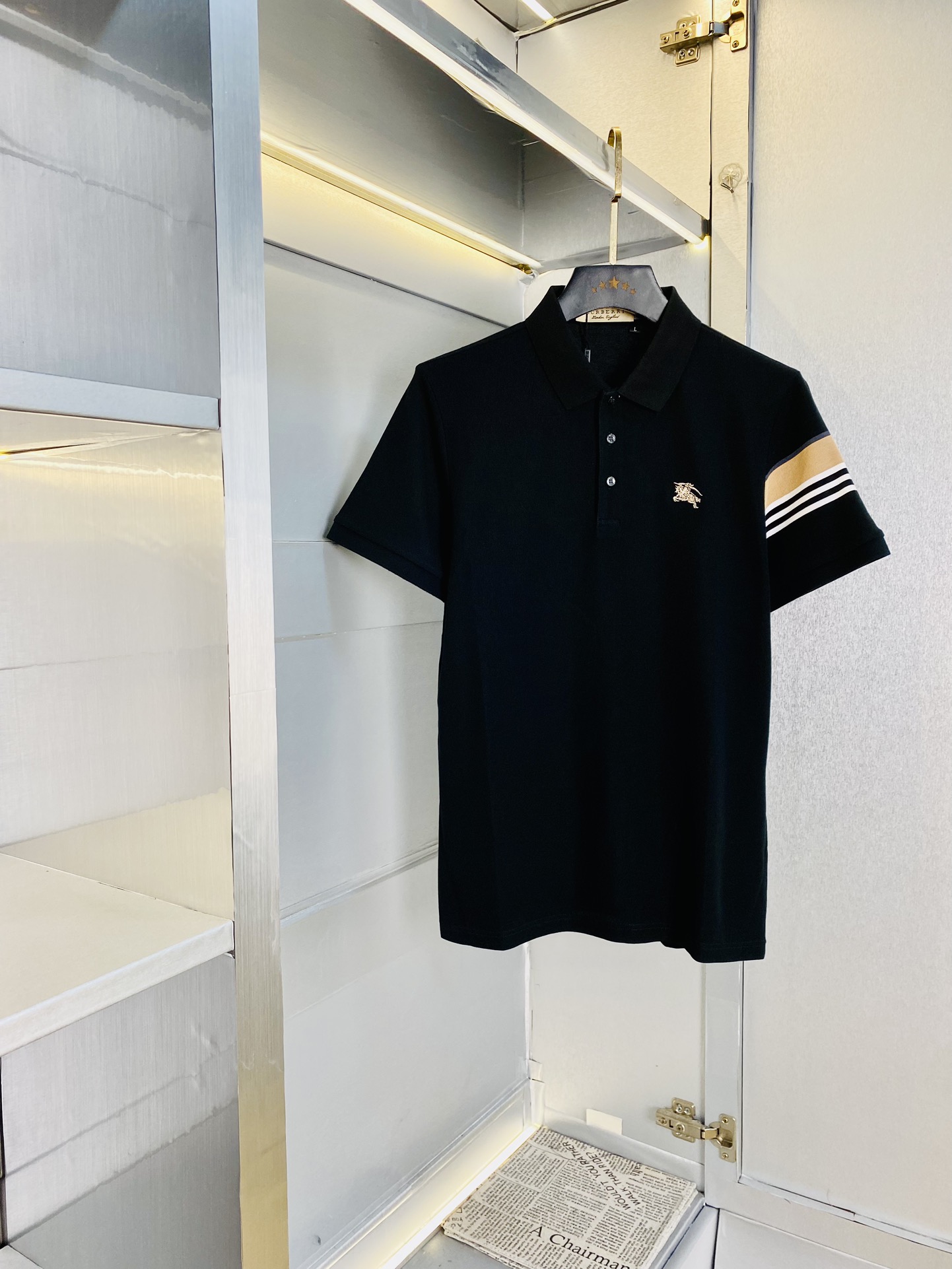 NO:453986,210 catties can be worn Burberry Burberry original quality Latest clothes Short-sleeved lapel Short-sleeved Polo Selected counter customized top-grade imported mercerized cotton fabrics All details are perfectly 1 to 1 replicate, restore the authentic 100% original hardware High-end custom auxiliary materials Original mark The upper body effect is excellent Number of codes M-4XL,,burberry,burberry,T-shirt,alexander wang19860909可穿210斤 巴宝莉Burberry 原单品质 最新款衣服 短袖翻领短袖Polo 精选专柜订制顶级朱地丝光棉进口面料 所有细节做工完美1比1复刻 还原正品百分百 原版五金 高端订制辅料 原厂原标 上身效果超赞 码数 M-4XL,,burberry,burberry,T-shirt,alexander wang,Men's clothing