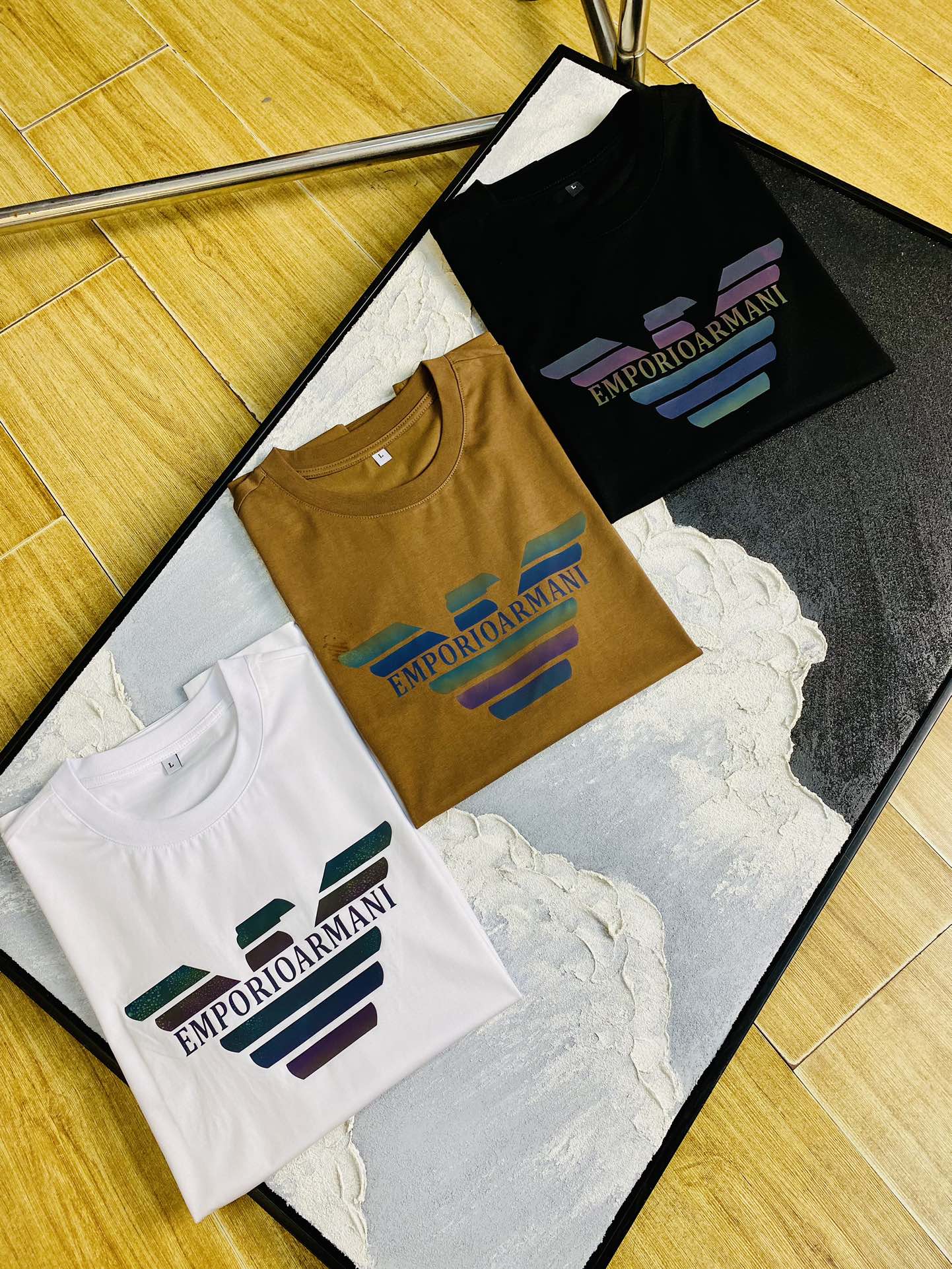 NO:136829,The same style on the official website can wear 205 catties Armani Armani Original single quality Latest short-sleeved special counter customized top-grade double mercerized cotton imported fabrics All details are perfectly 1 to 1 replicate, restore the authentic 100% original hardware High-end custom auxiliary materials Original factory original standard The upper body effect is excellent Number of codes M-4XL,,armani,armani,T-shirt,alexander wang19860909官网同款可穿205斤 阿玛尼Armani 原单品质 最新款短袖 精选专柜订制顶级双丝光棉进口面料 所有细节做工完美1比1复刻 还原正品百分百 原版五金 高端订制辅料 原厂原标 上身效果超赞 码数 M-4XL,,armani,armani,T-shirt,alexander wang,Men's clothing