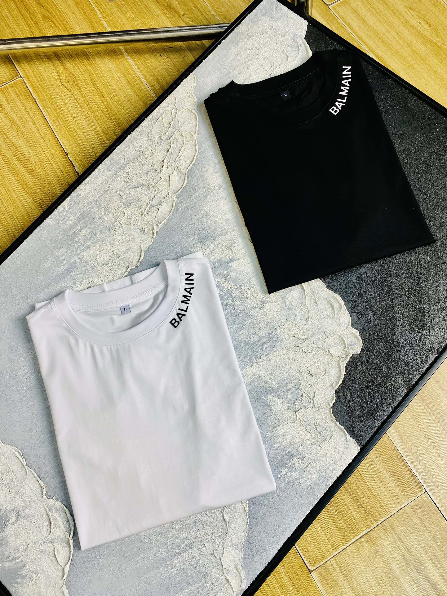 NO:513784,The same style on the official website can wear 205 catties. Balenciaga original single quality. The latest short-sleeved style of 2025. Selected counter customized top-grade double mercerized cotton imported fabric. All details are perfectly 100% replicated. Original hardware. High-end customized auxiliary materials. Original original mark. The upper body effect is excellent. Number of codes: M-4XL,,balenciaga,balenciaga,T-shirt,alexander wang.19860909官网同款可穿205斤 巴黎世家Balenciaga 原单品质 2025最新款短袖 精选专柜订制顶级双丝光棉进口面料 所有细节做工完美1比1复刻 还原正品百分百 原版五金 高端订制辅料 原厂原标 上身效果超赞 码数 M-4XL,,balenciaga,balenciaga,T-shirt,alexander wang,Men's clothing